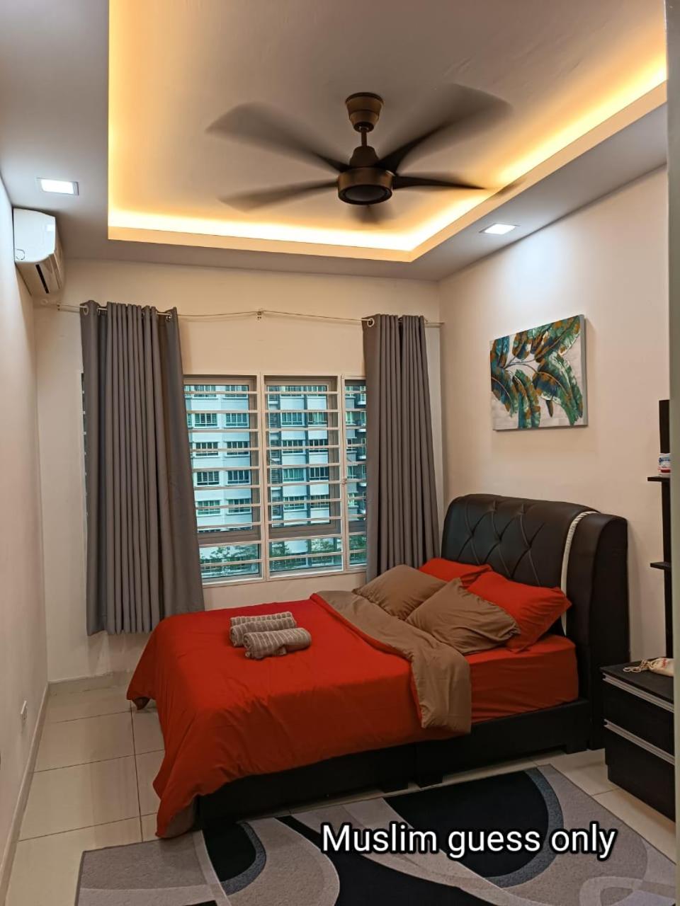 Three-Bedroom Apartment photo 2