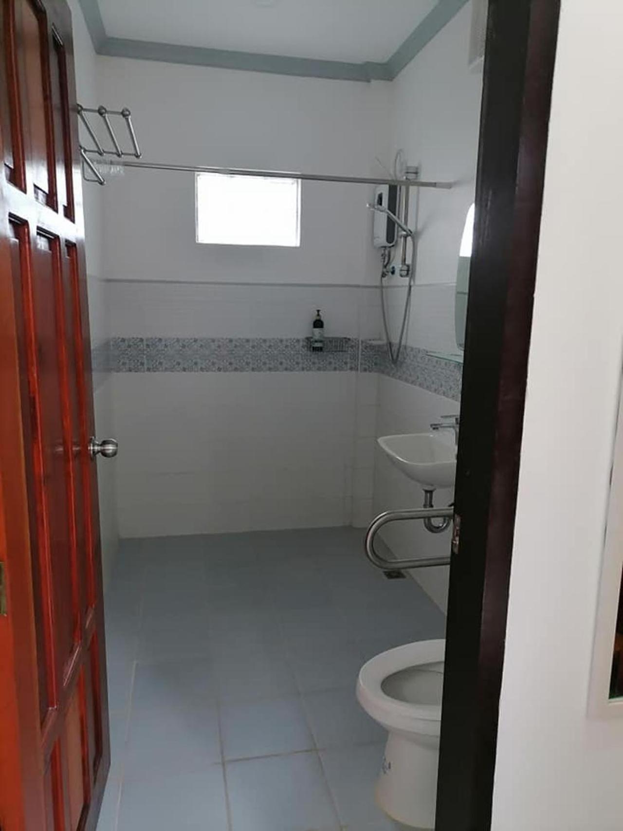 Family Room with Bathroom - Photo 2