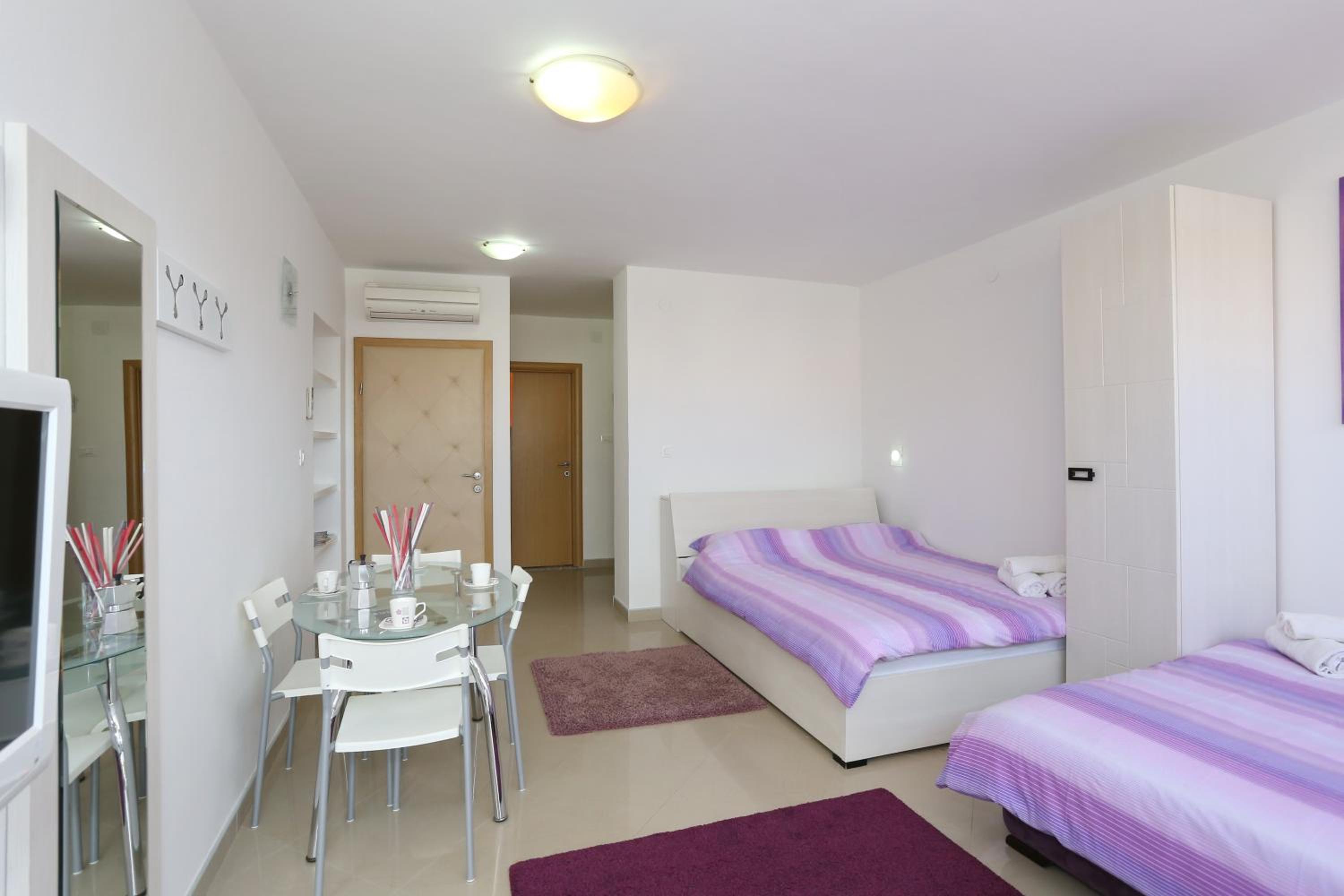 Studio Apartment with Sea View - Photo 18