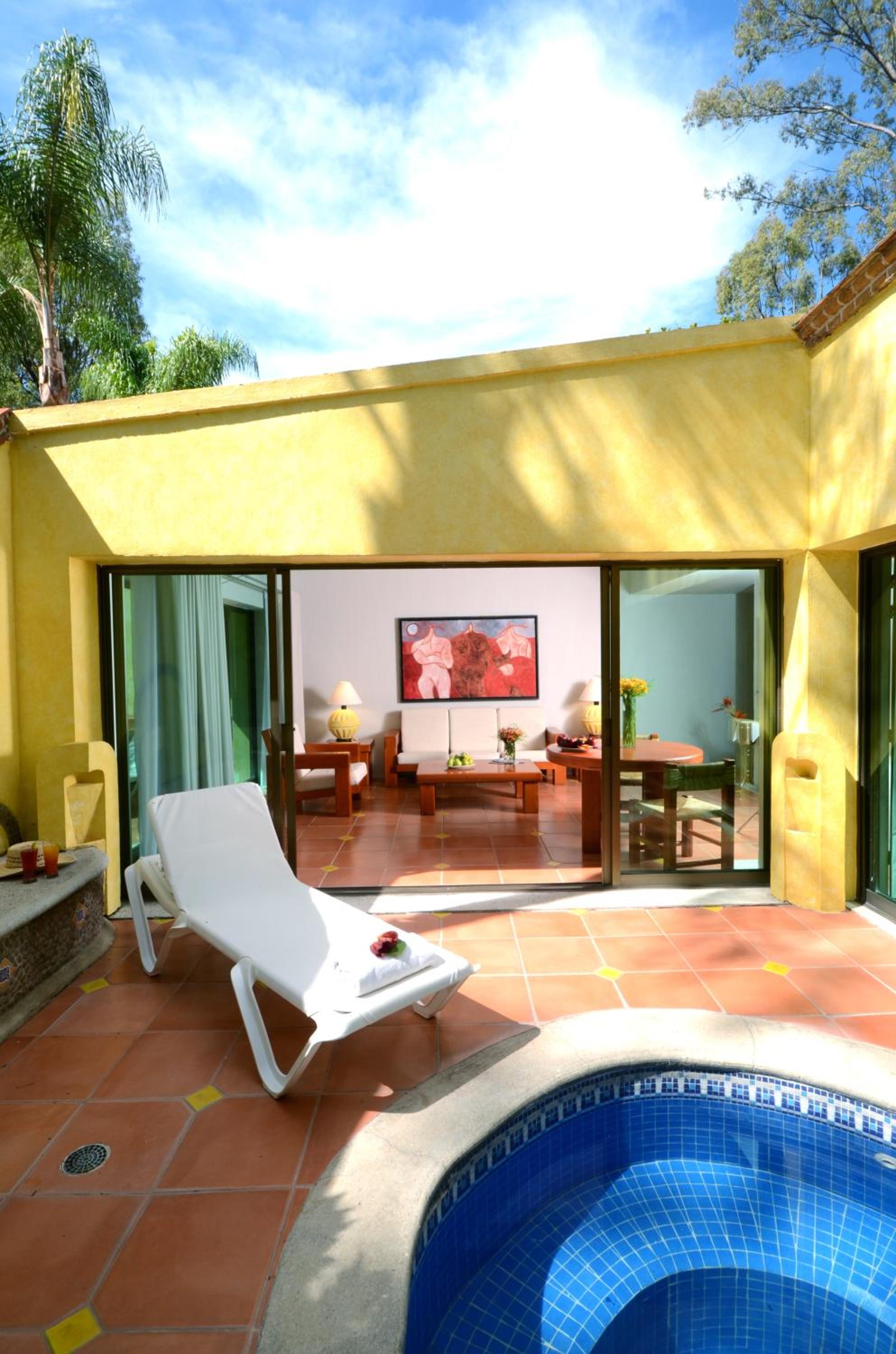 Suite with Private Pool photo 3
