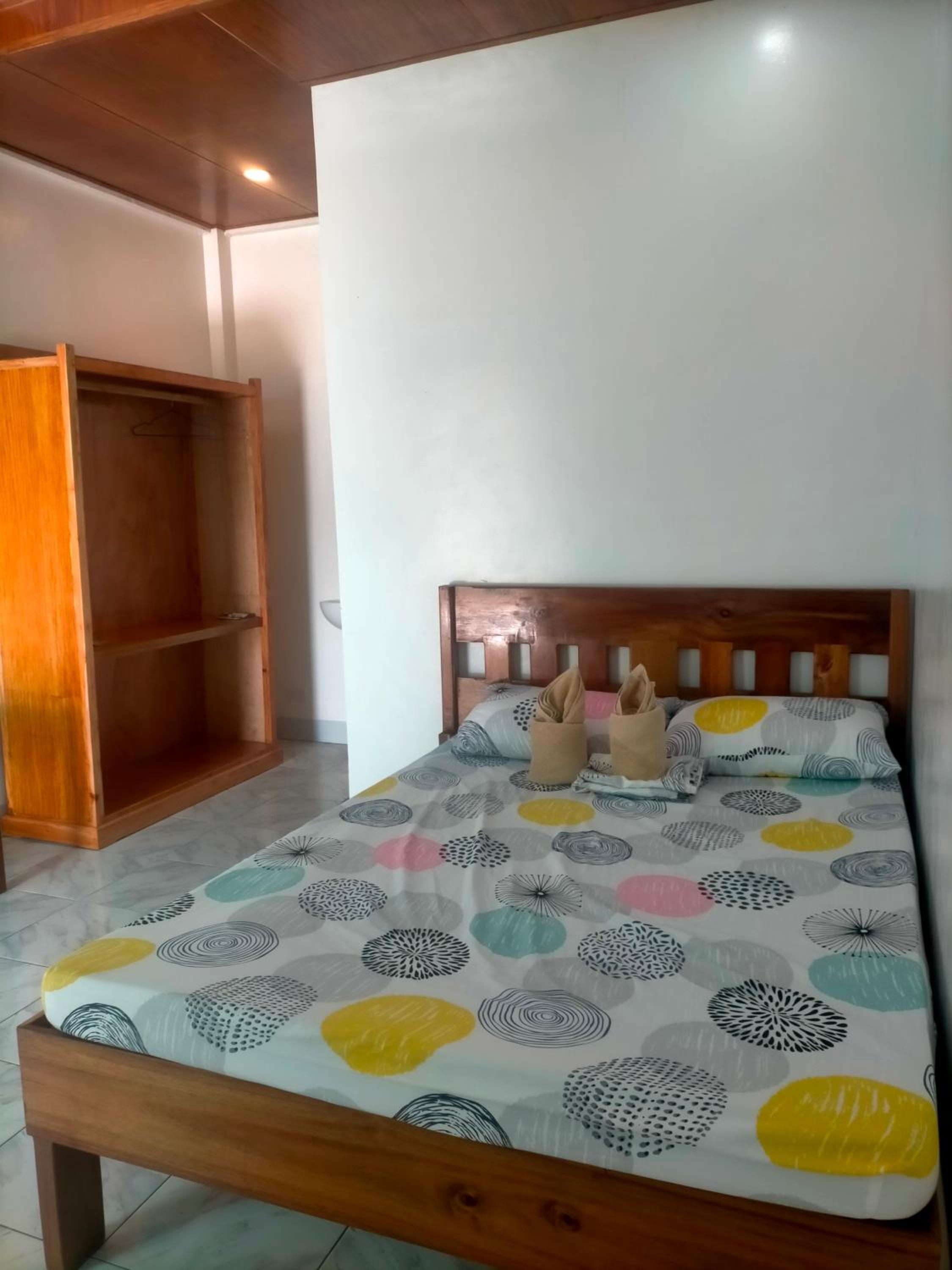 Budget Double Room photo 3