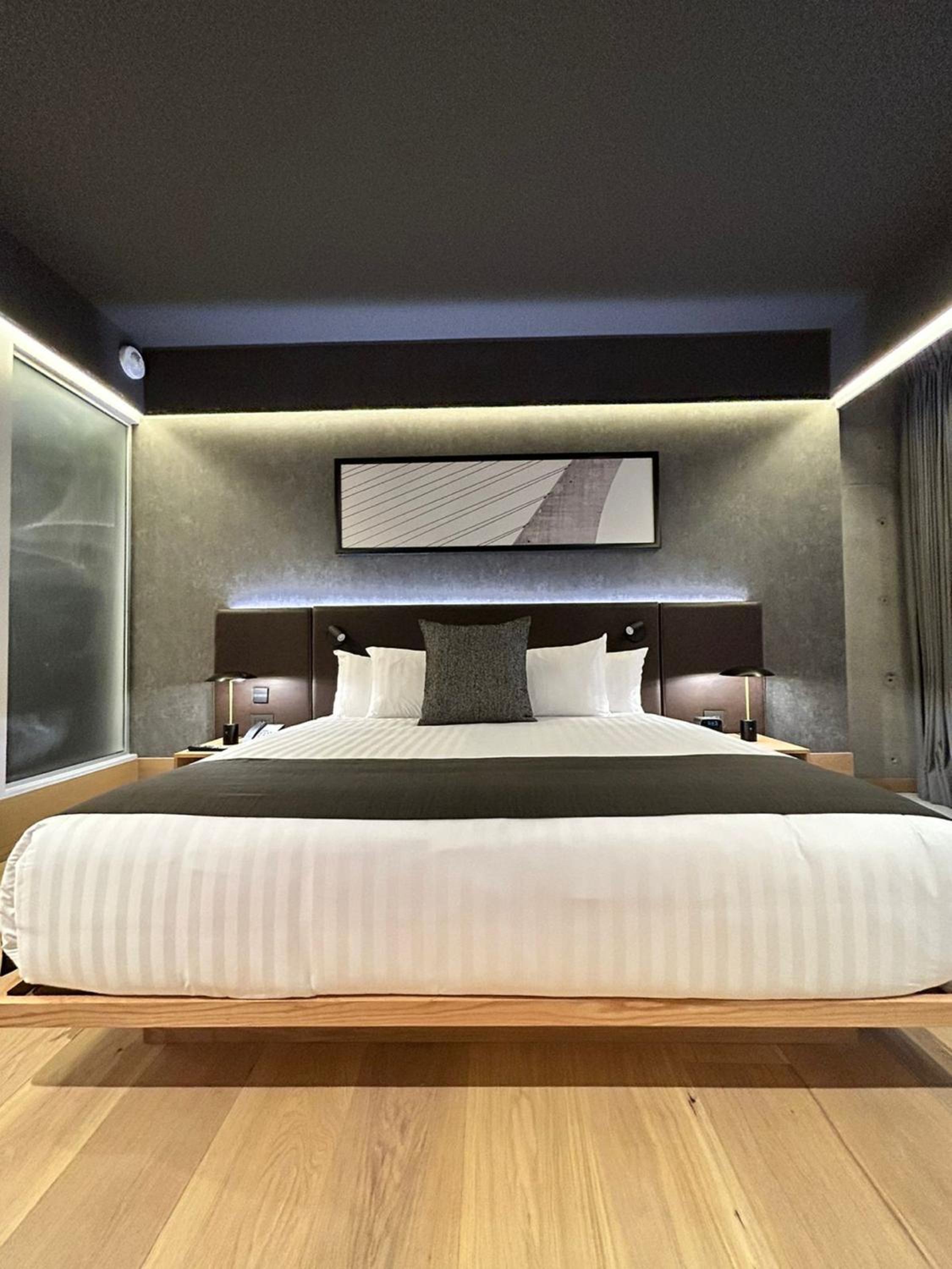 Deluxe Room - Photo 10