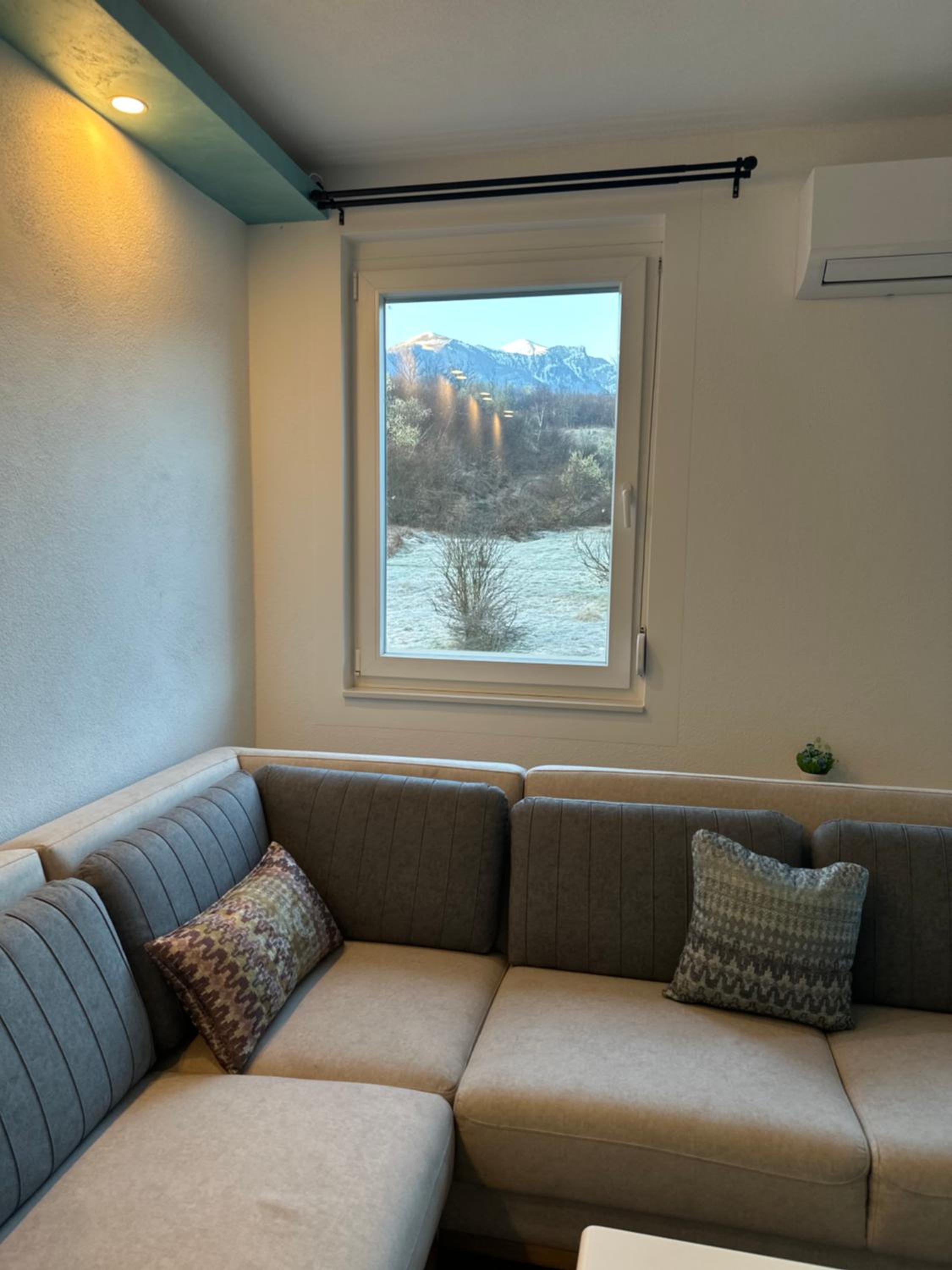 One-Bedroom Apartment photo 2