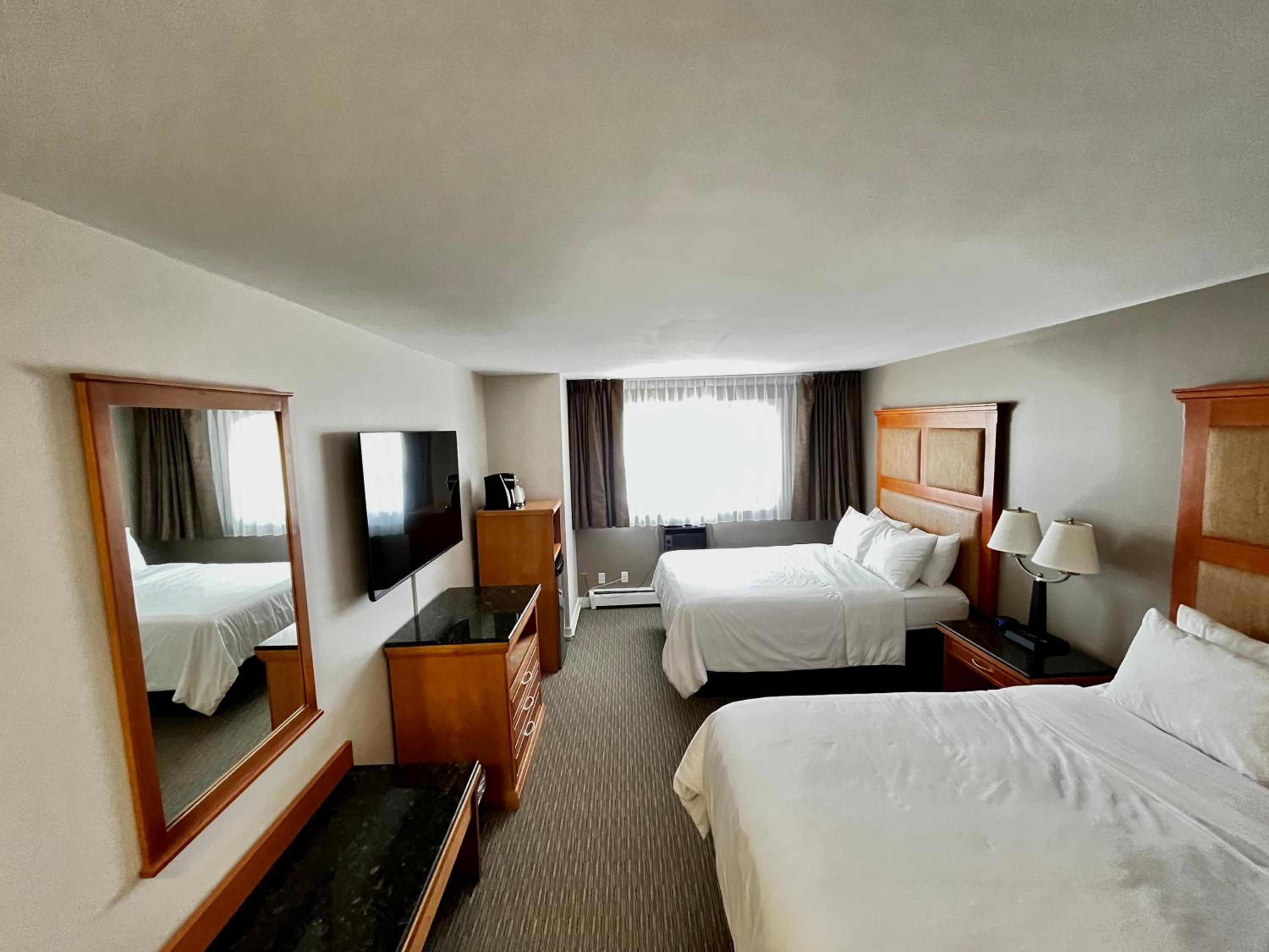 Standard Queen Room - Photo 10
