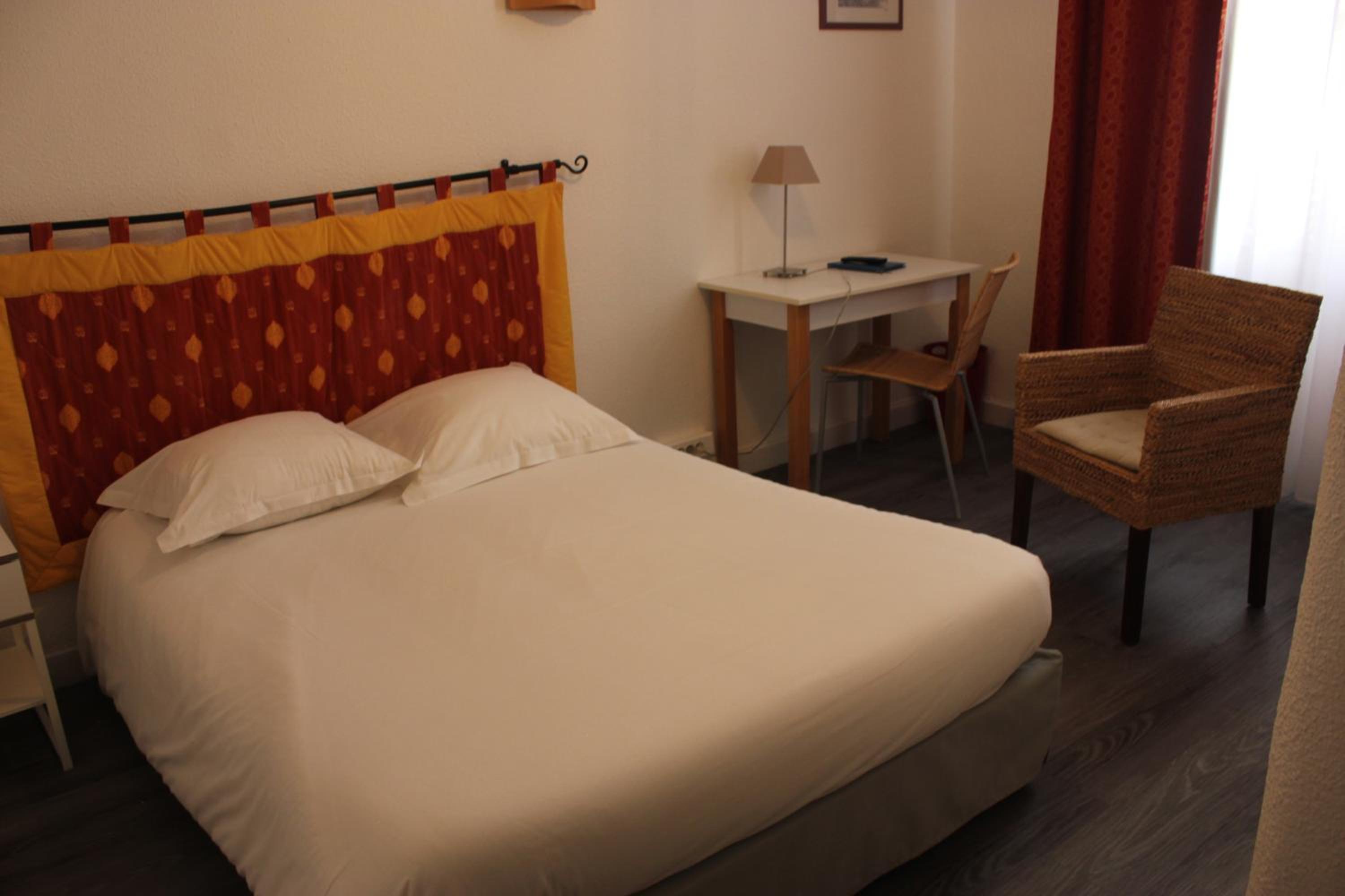Standard Double Room photo 2