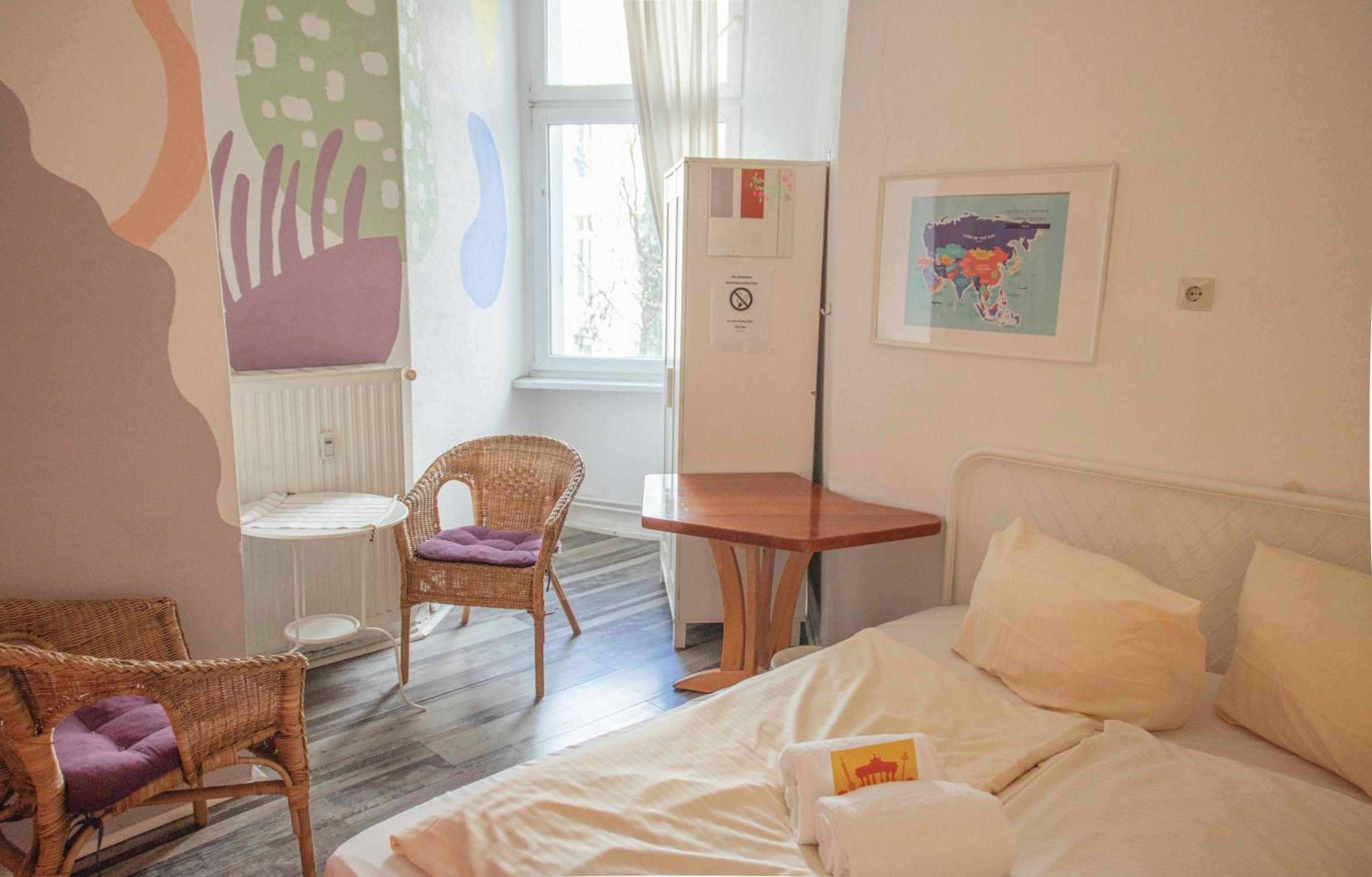 Double Room with Shared Bathroom photo 3