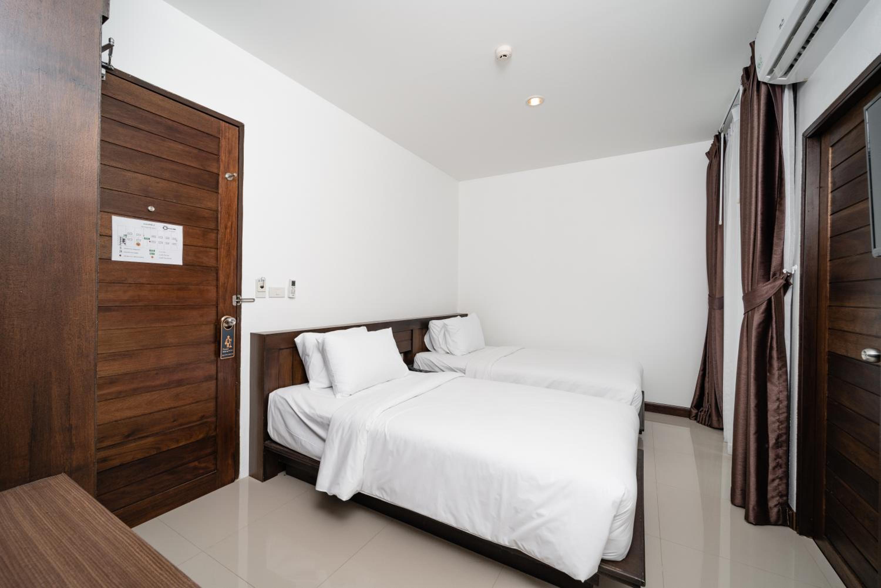 Deluxe Twin Room photo 1