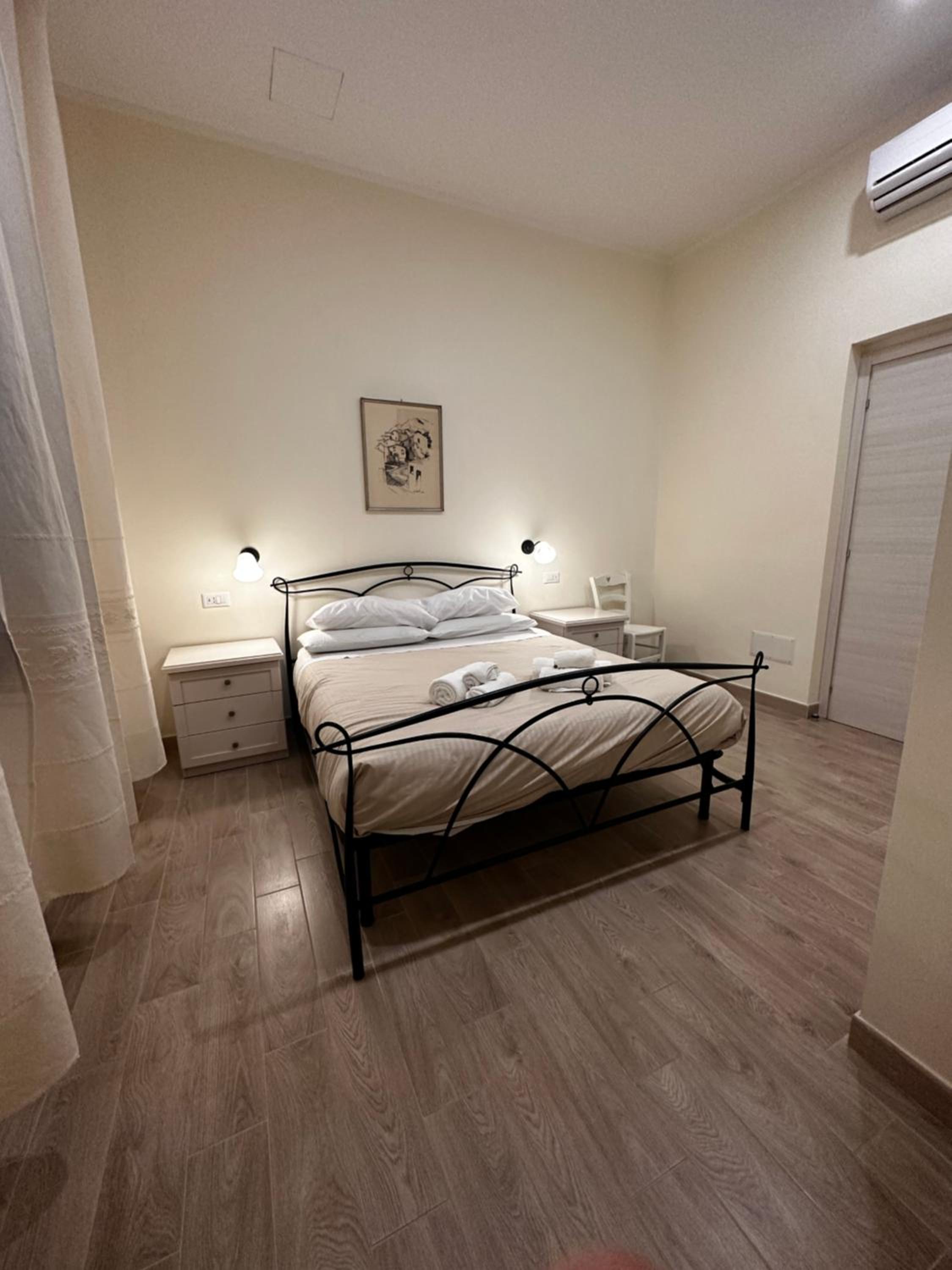 Double Room with Private Bathroom - Photo 1
