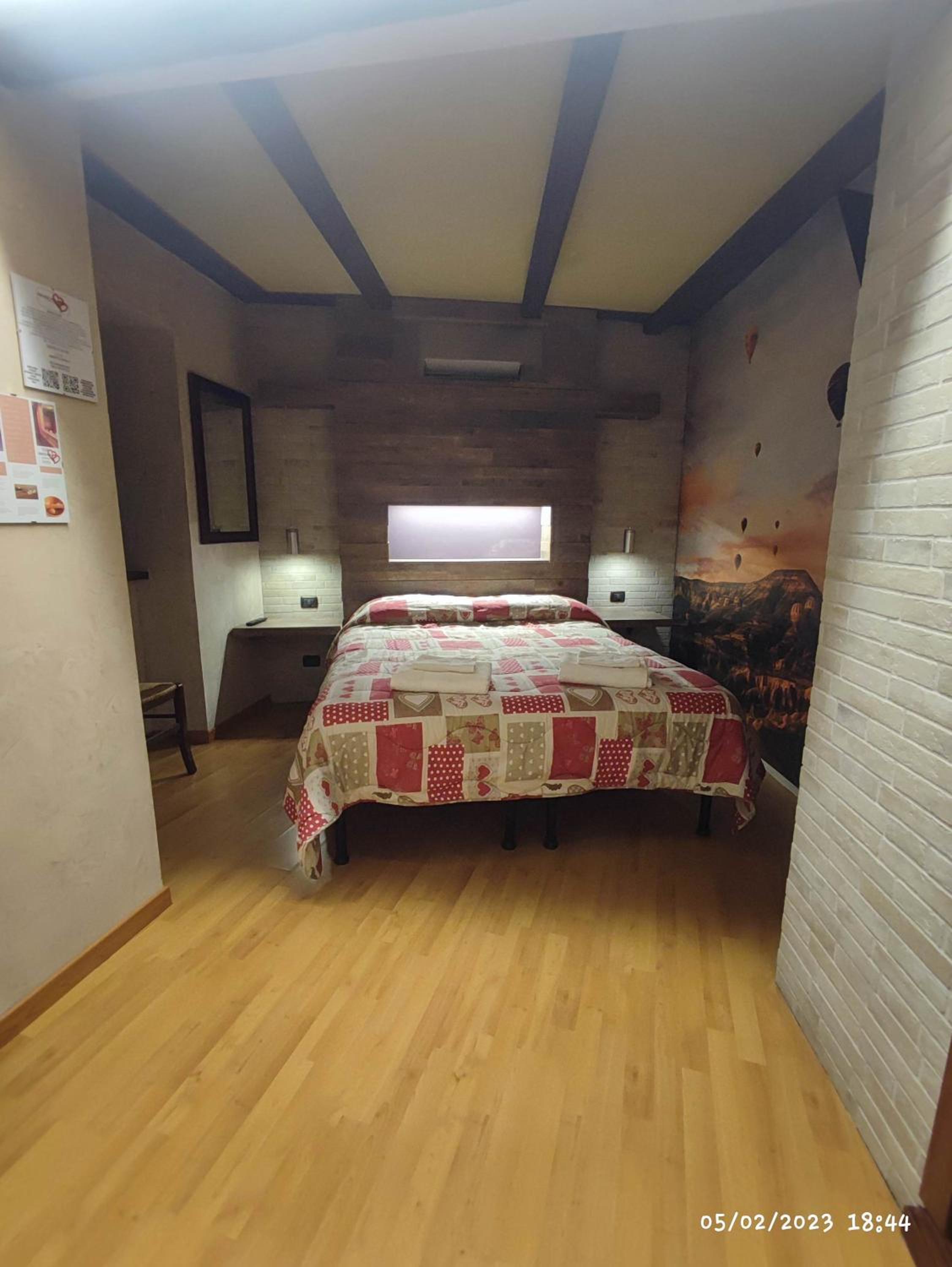 Double Room with Private Bathroom photo 3