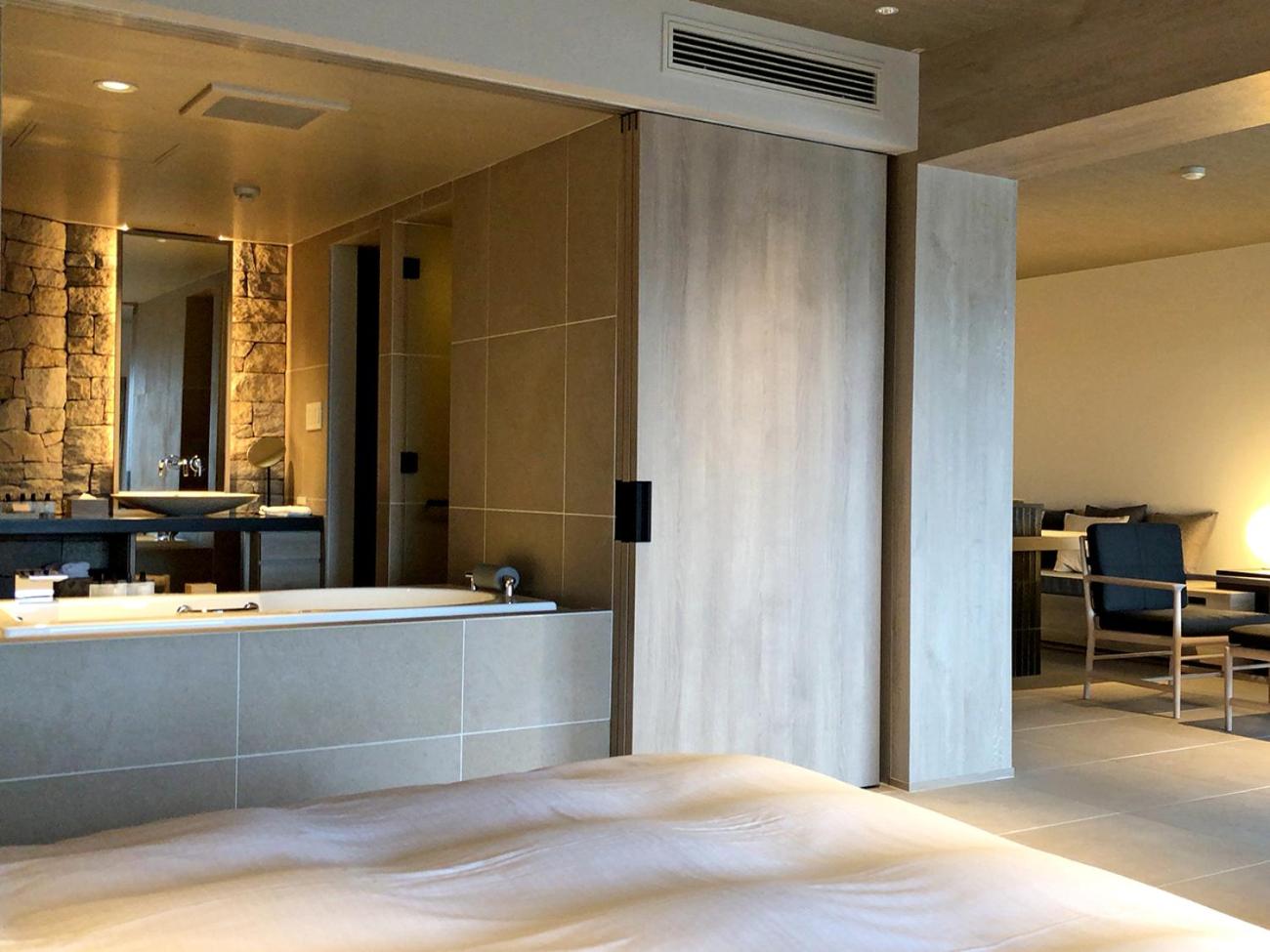 Suite with Spa Bath photo 3