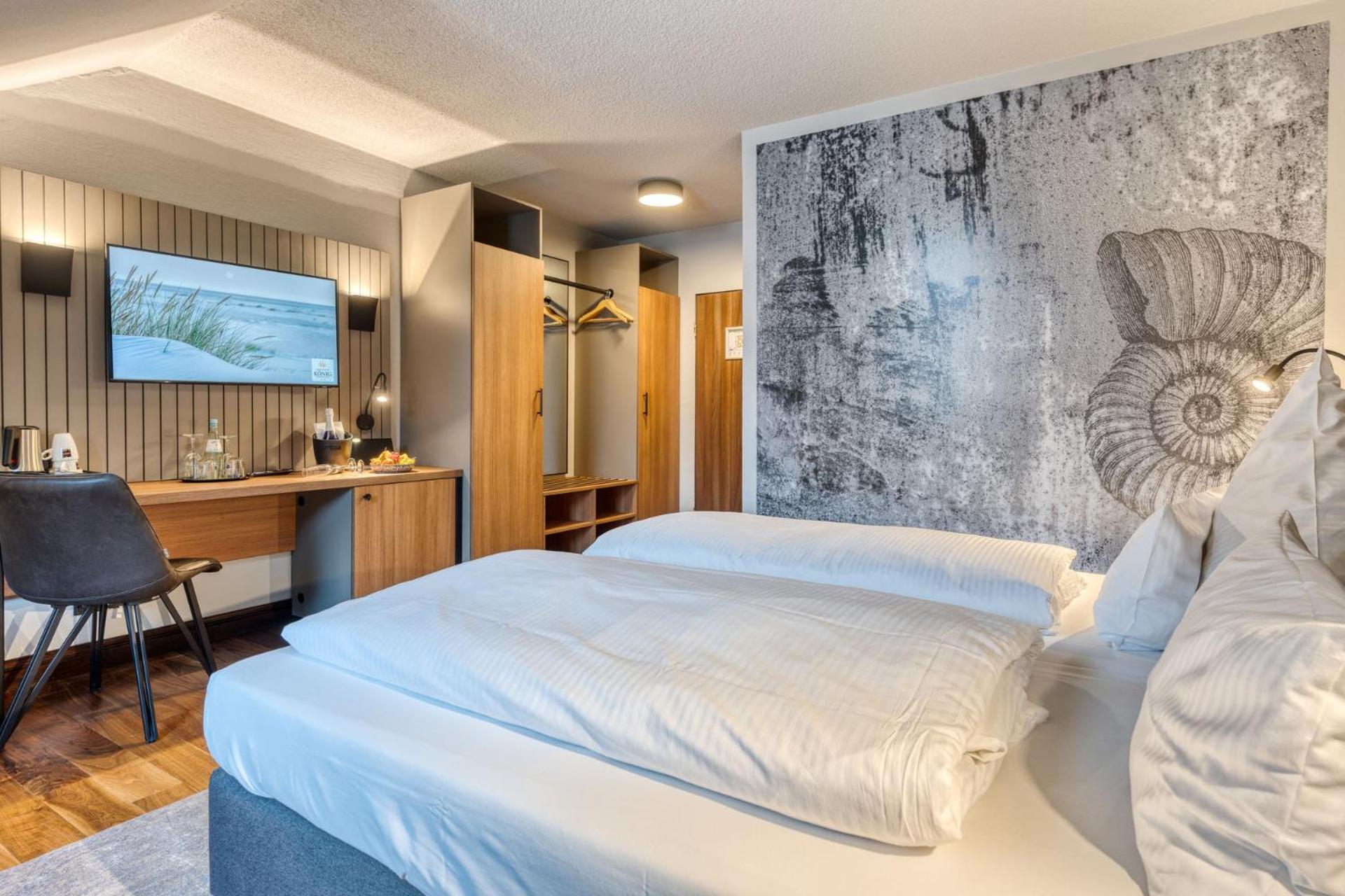Double Room - Photo 12