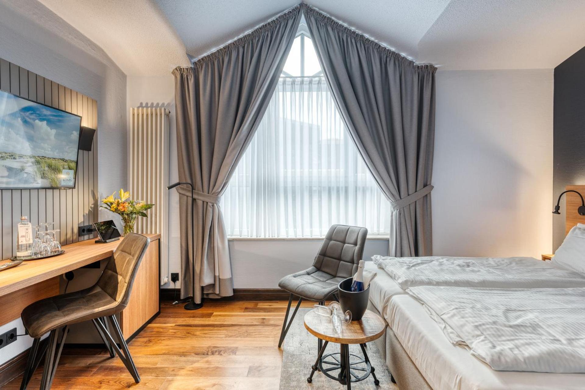Double Room - Photo 6