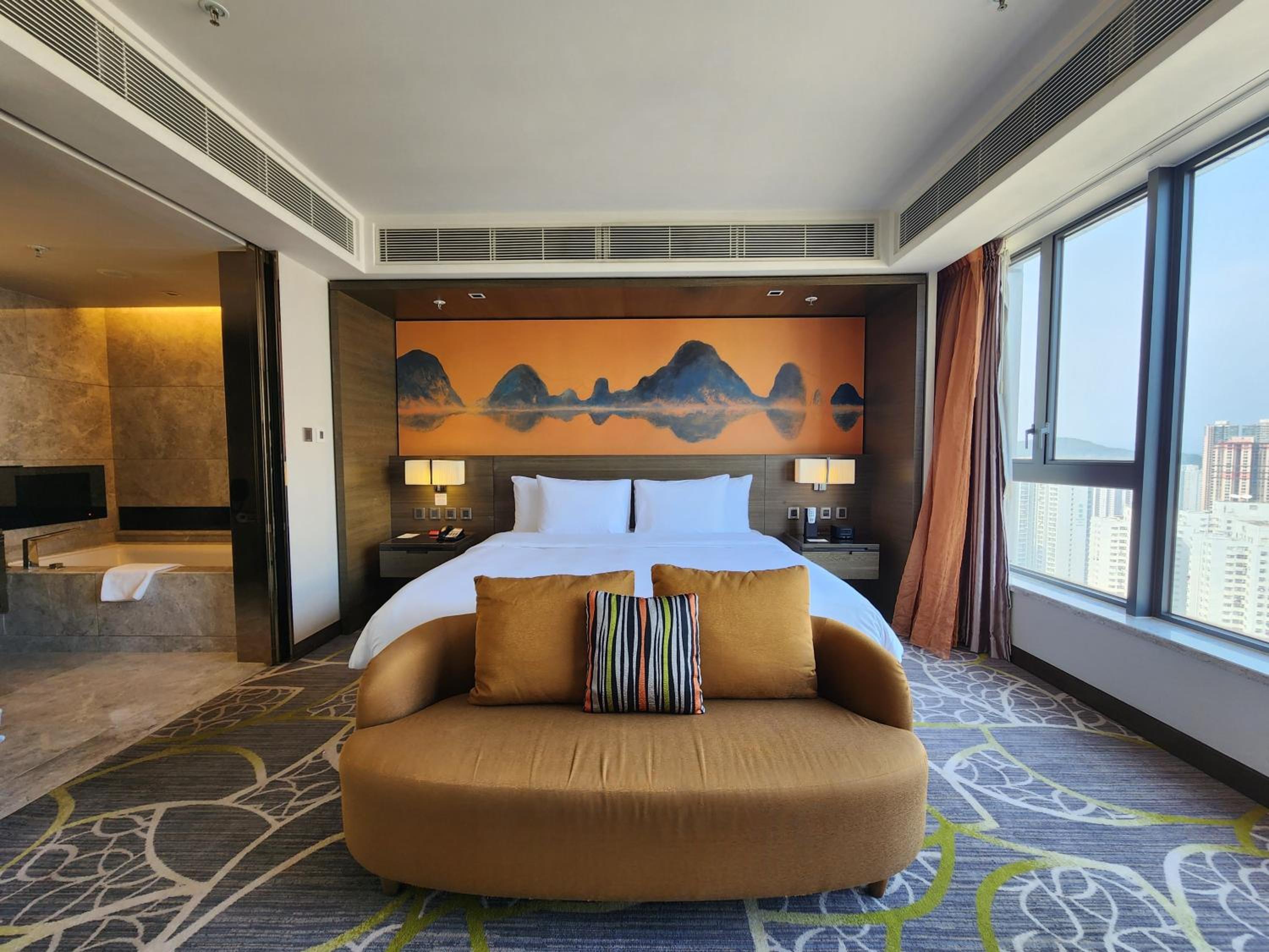 One-Bedroom King Suite with Garden View