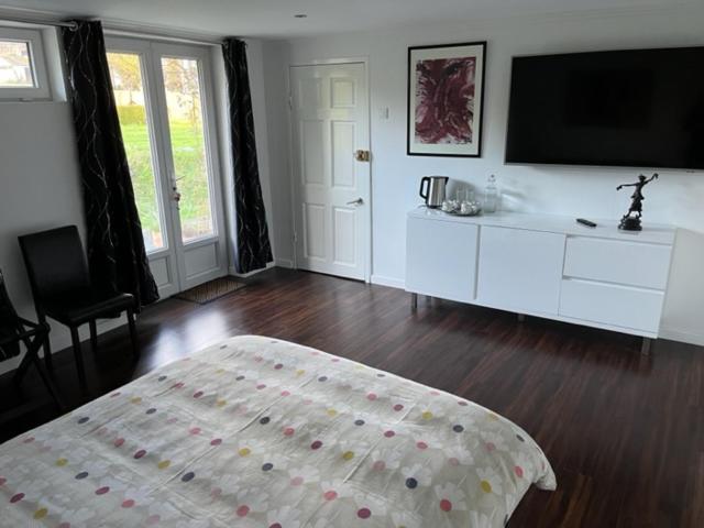 Double Room with Private Bathroom - Photo 8