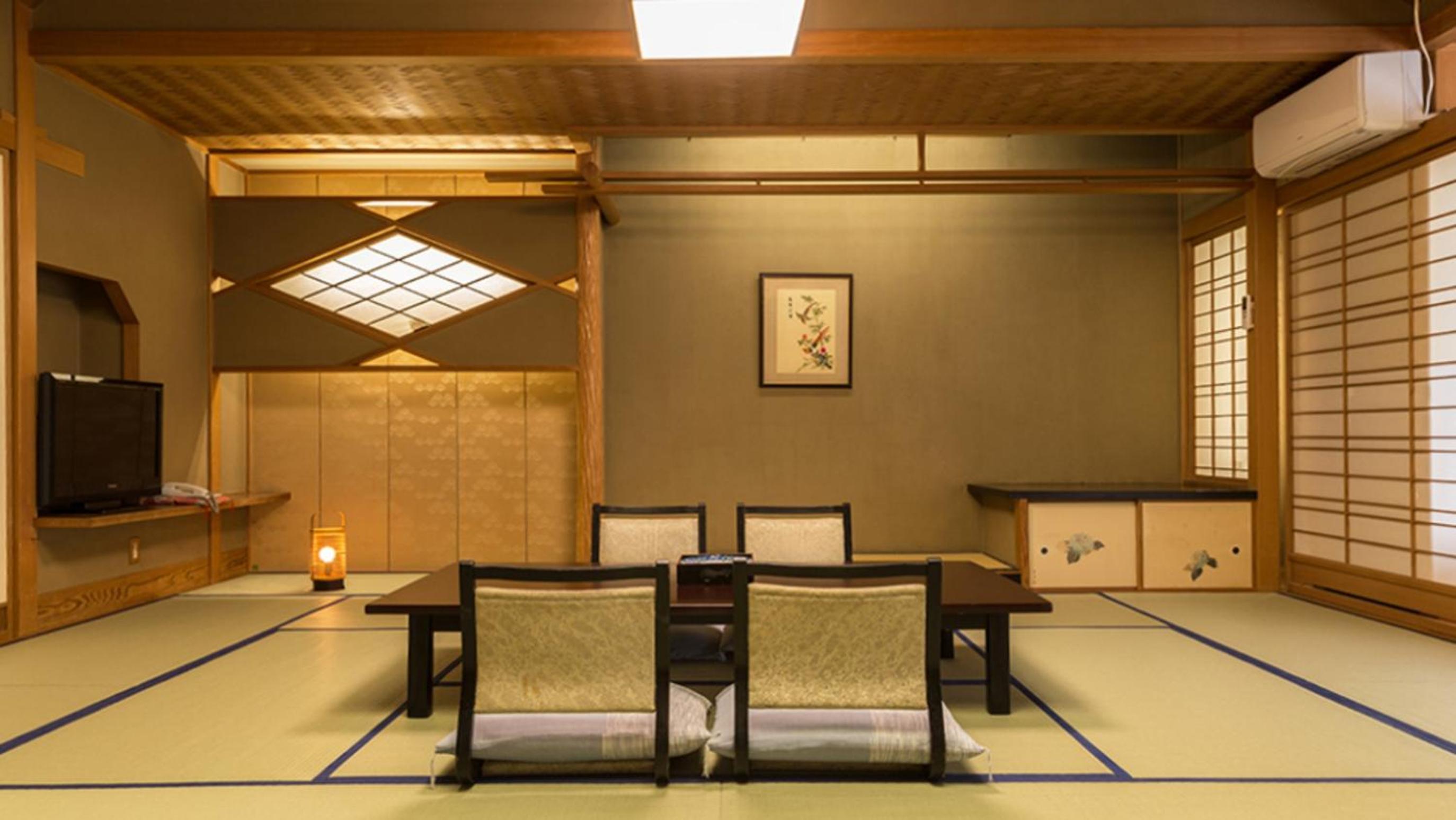 Japanese-Style Twin Room with Mt. Fuji View - West Wing photo 2