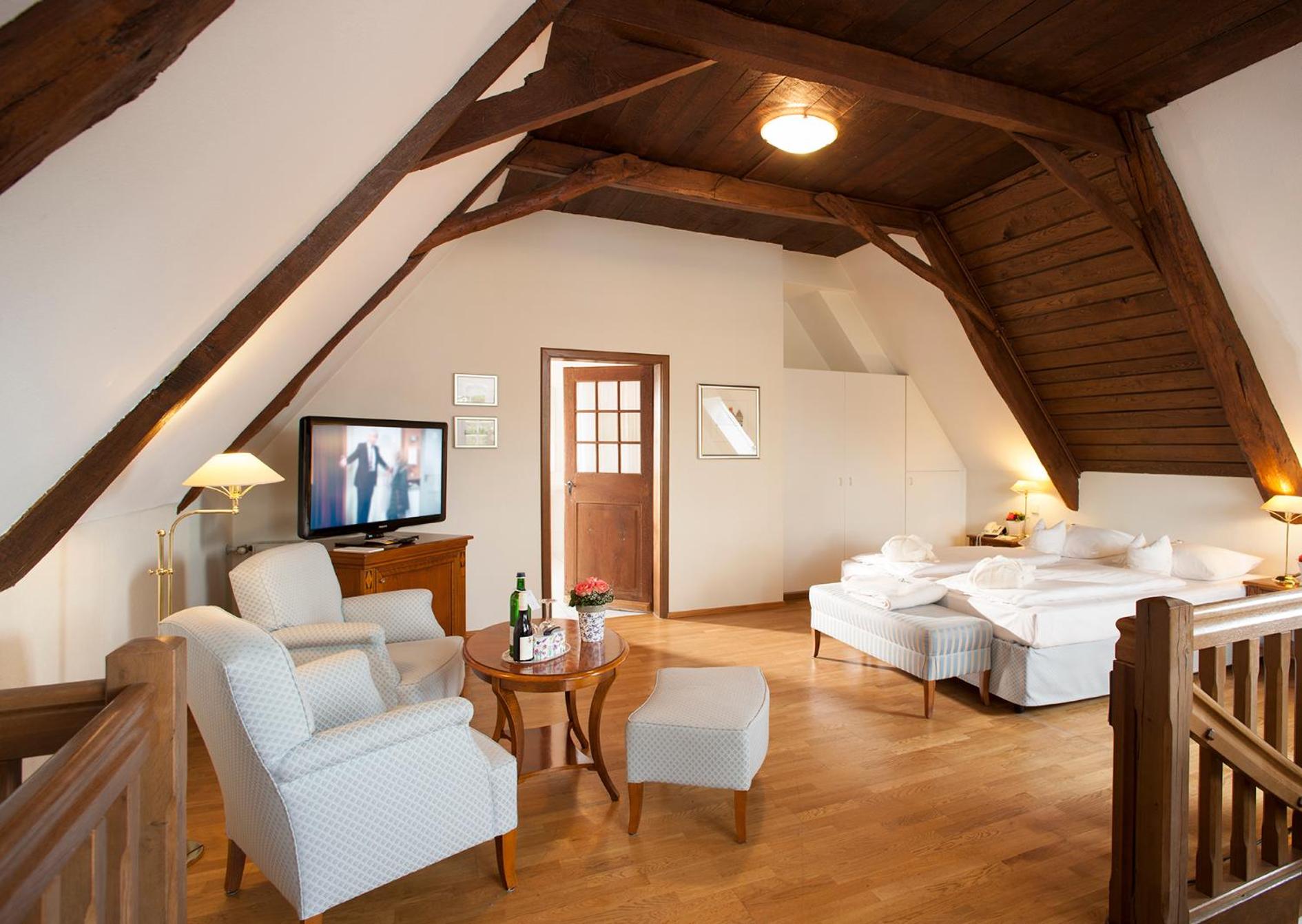 Suite - Photo 6
