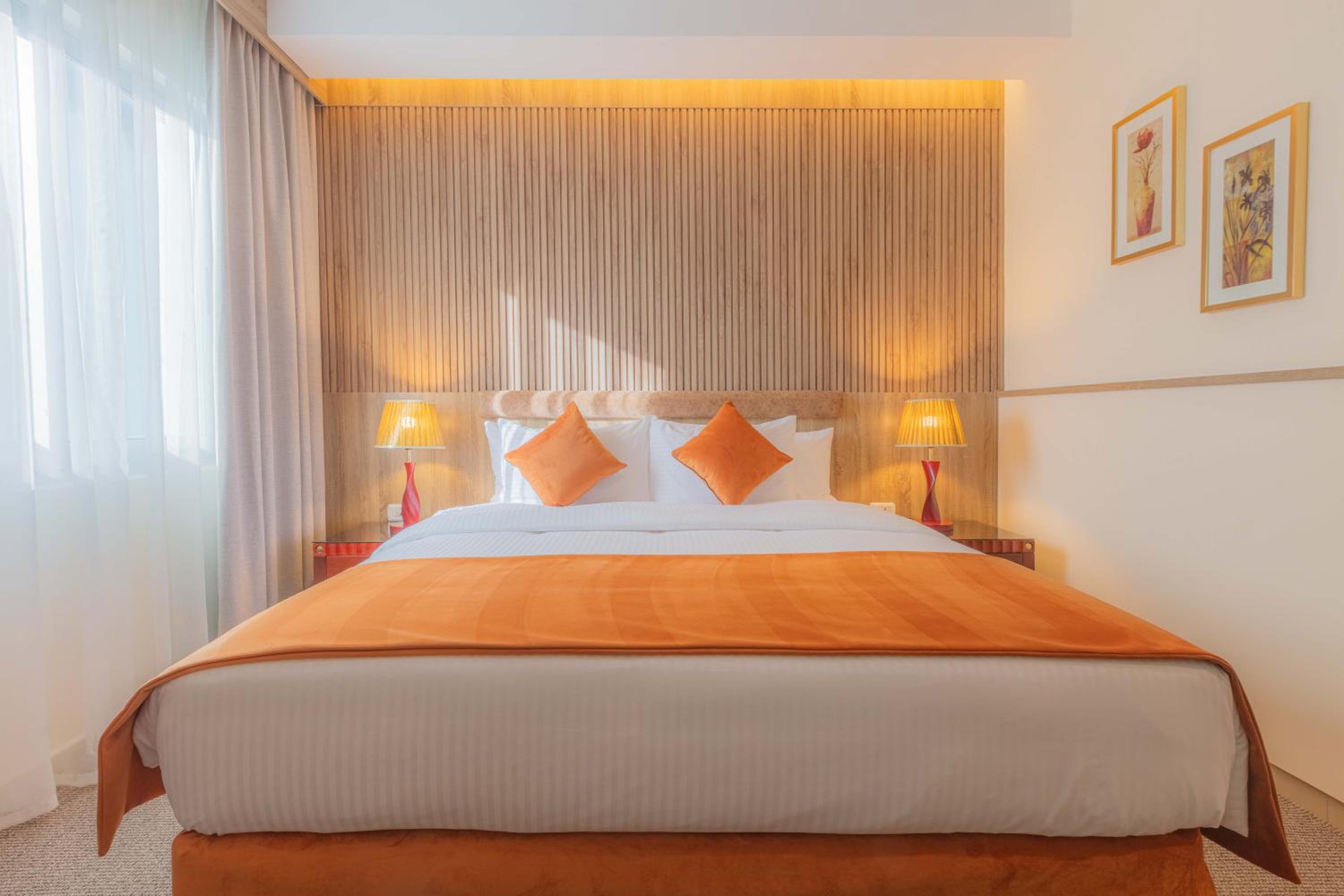 Deluxe King Room - Photo 1