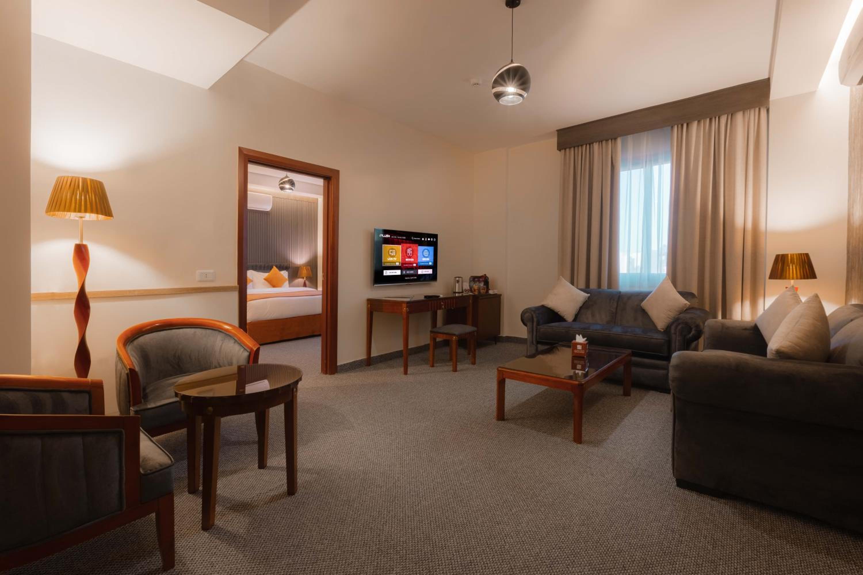 Suite - Photo 4