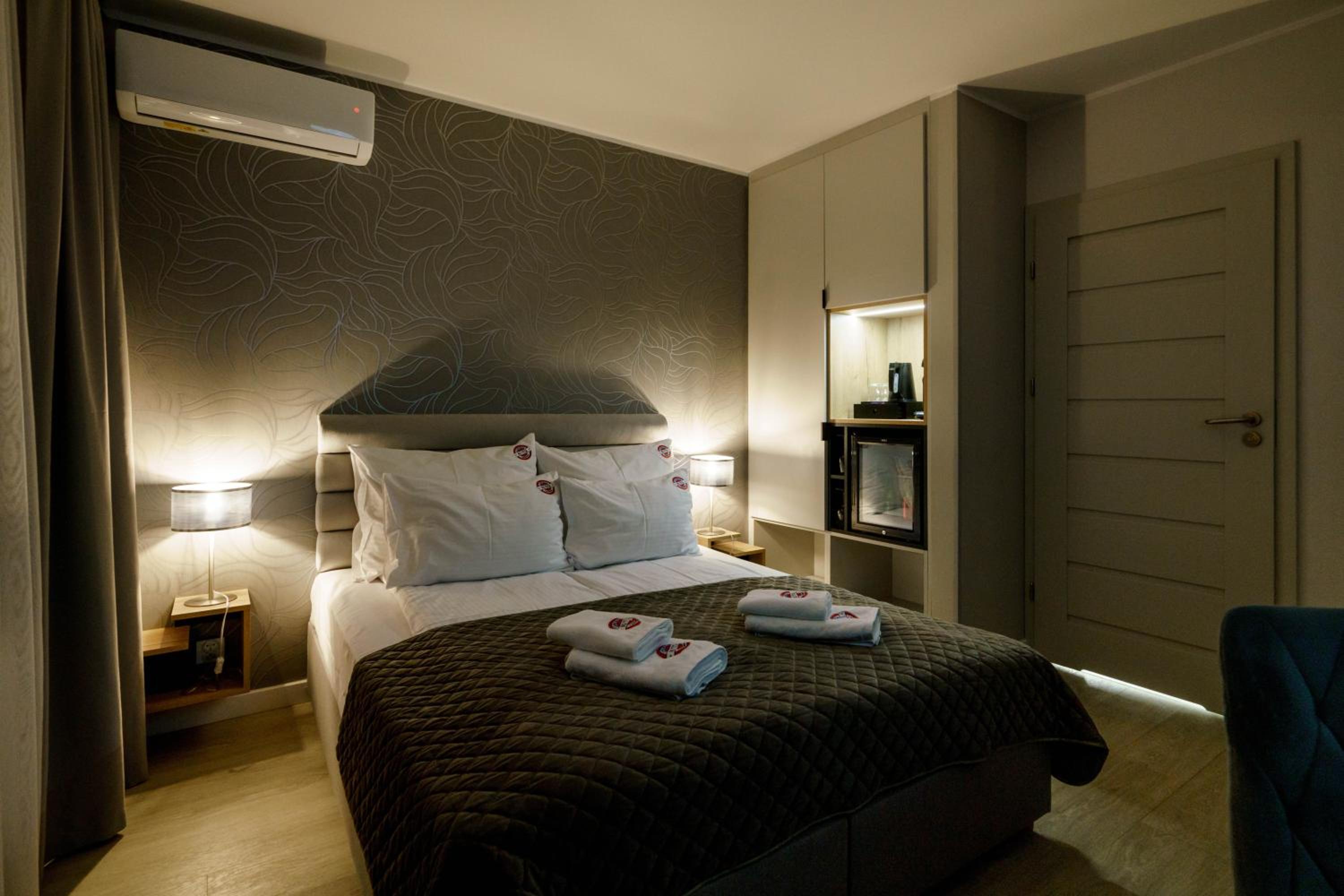 Deluxe Double Room - Photo 1