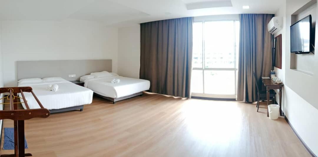 Deluxe Family Room photo 2