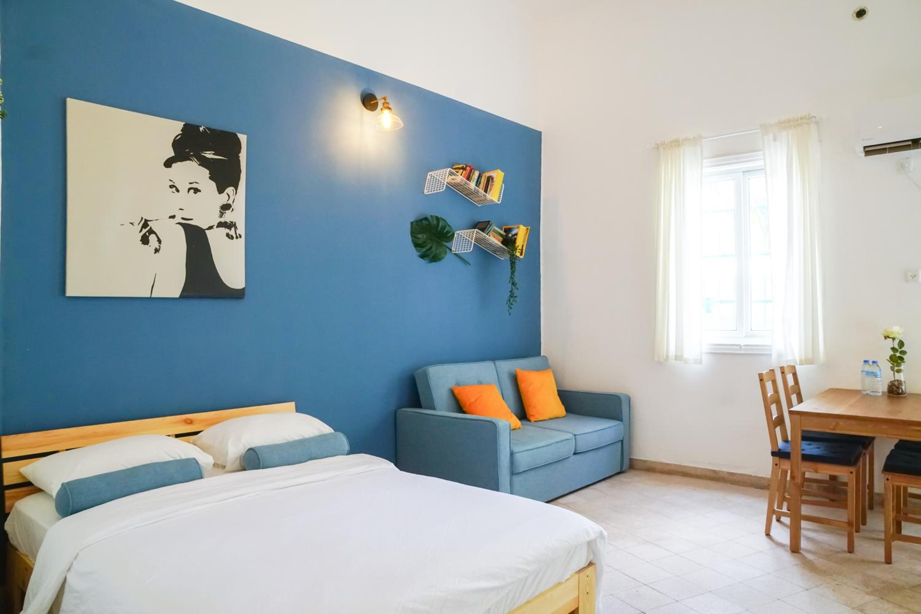 Apartment with Balcony - Photo 1