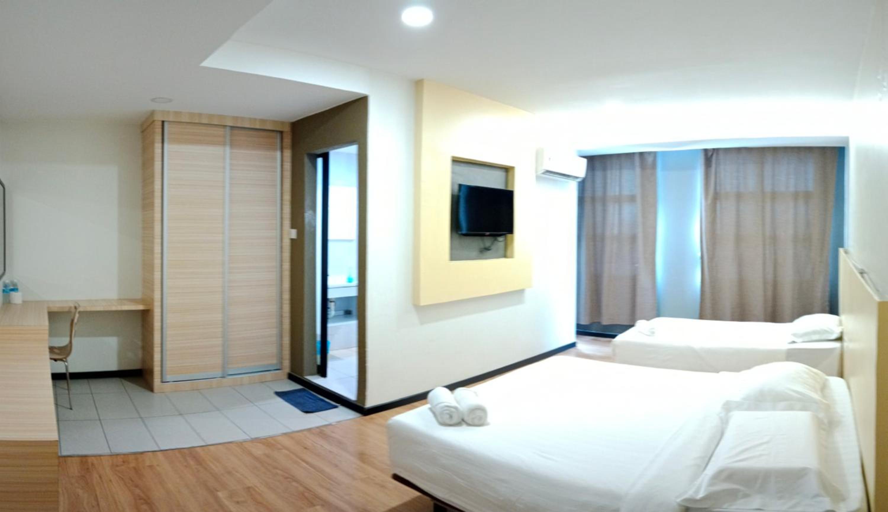 Deluxe Triple Room photo 2