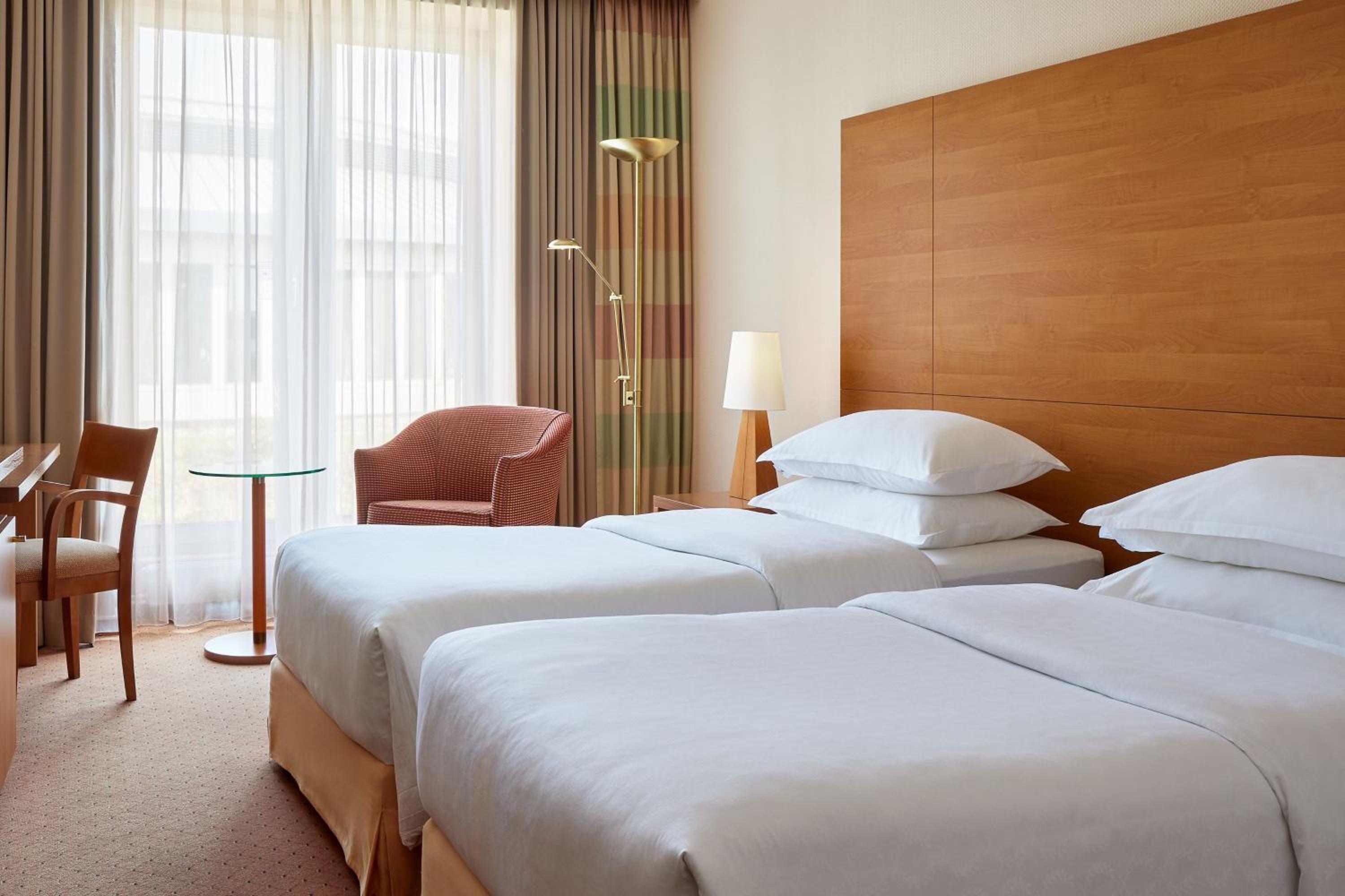 Superior Twin Guest Room - Photo 5