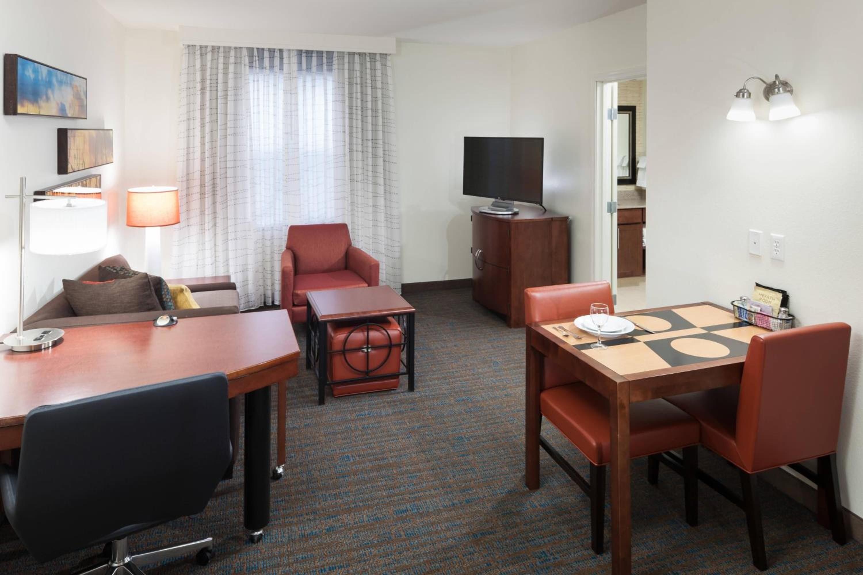 One-Bedroom Suite - Photo 1