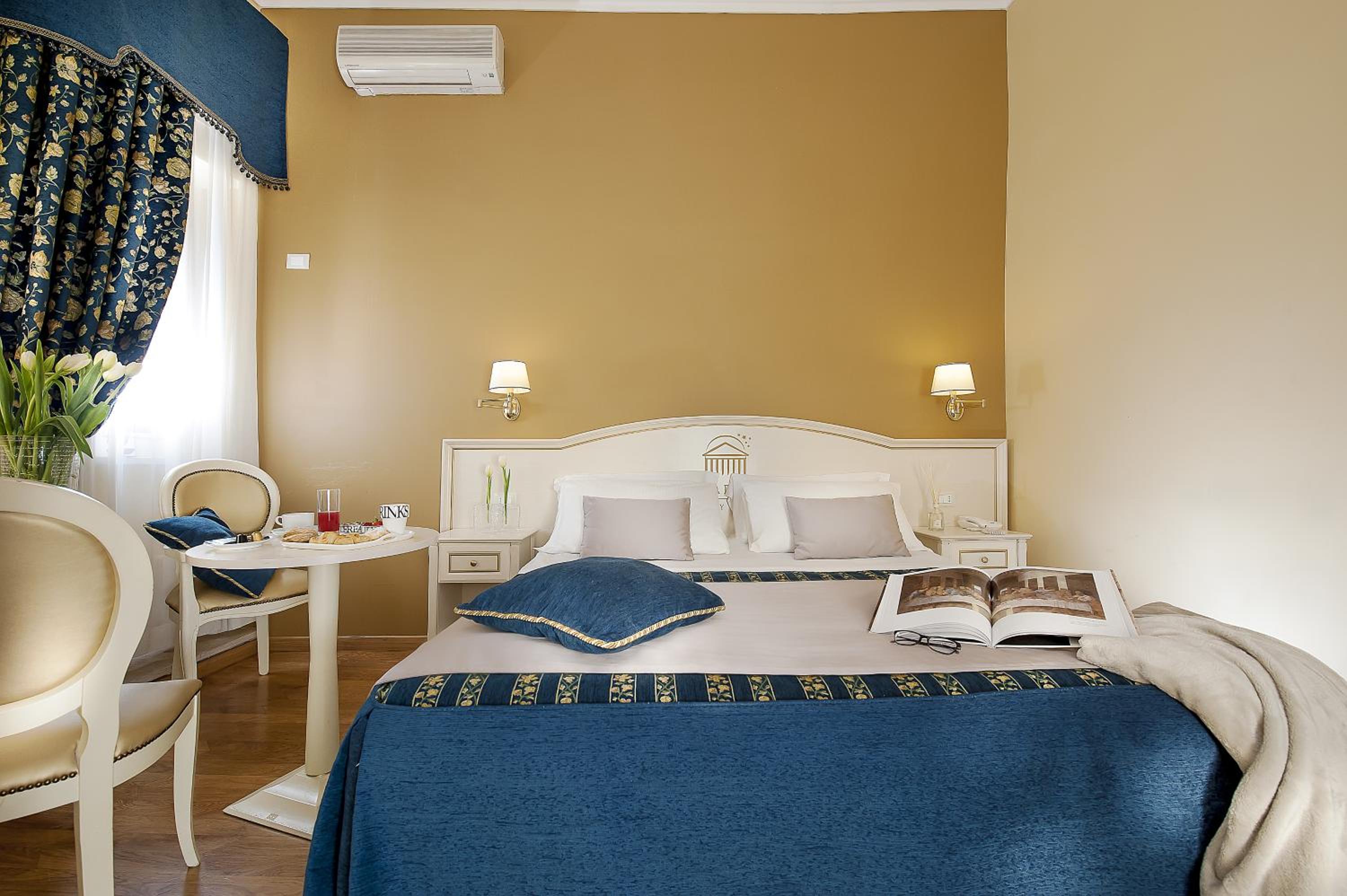 Standard Double or Twin Room photo 1
