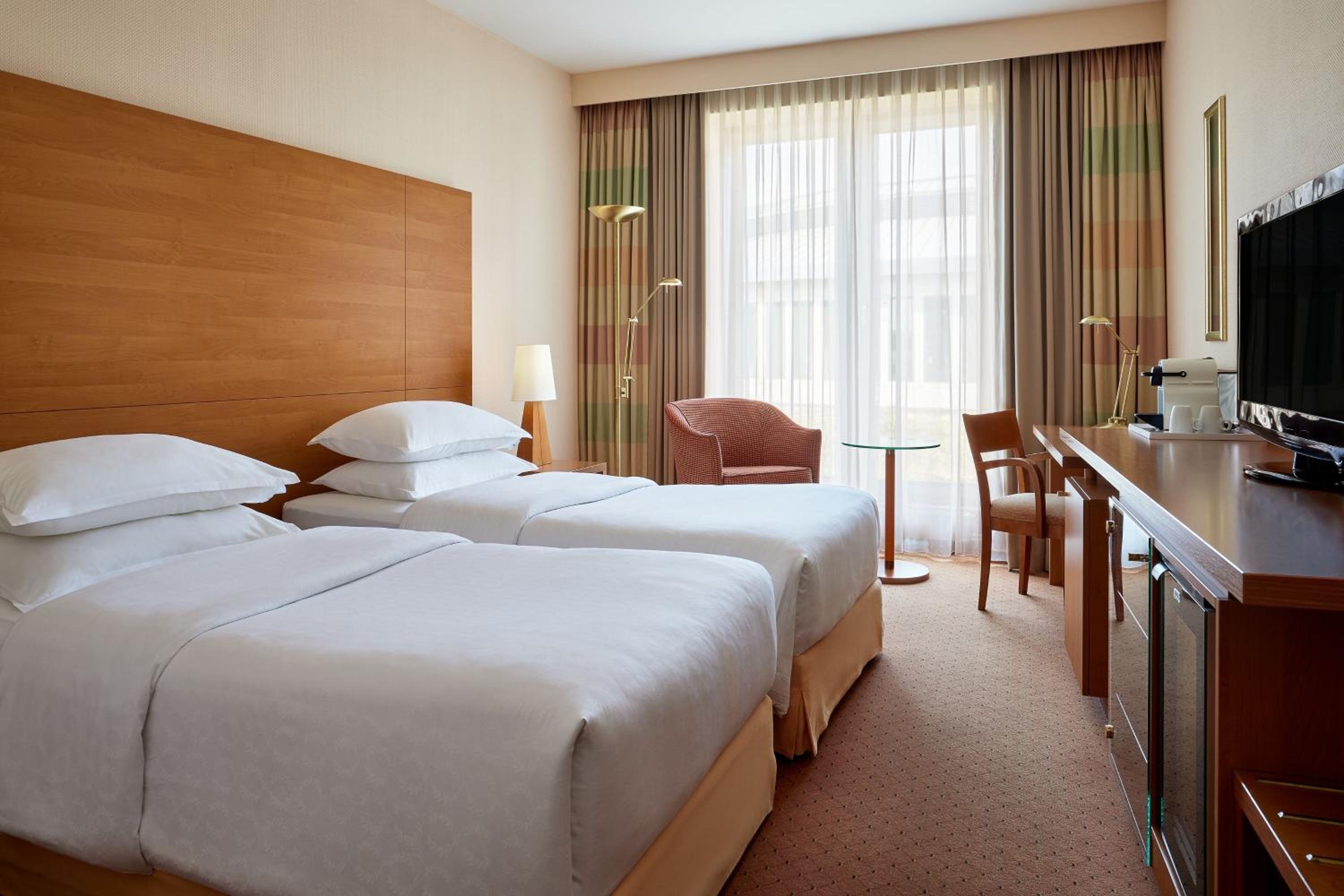 Superior Twin Guest Room - Photo 1