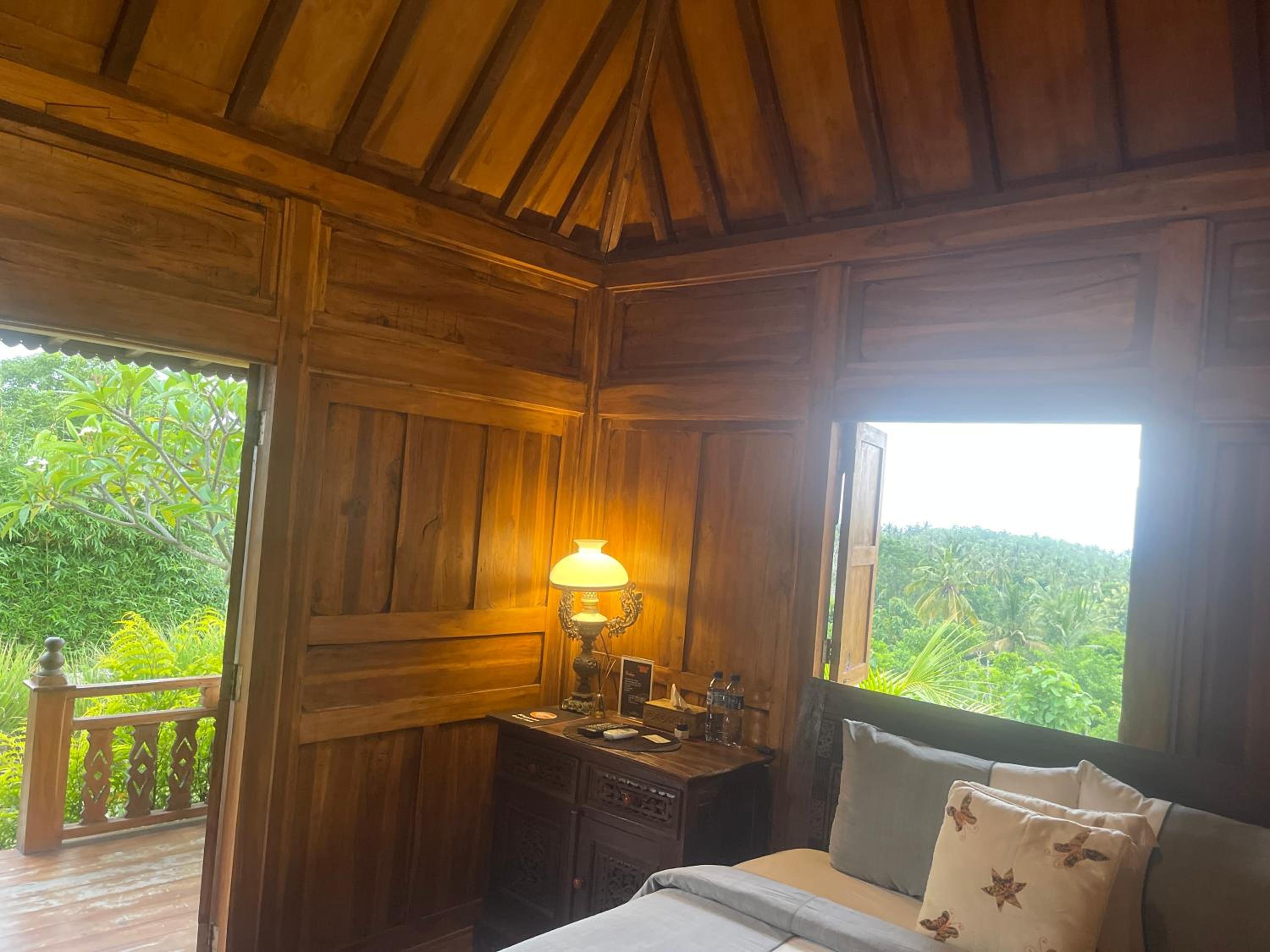Deluxe Double Room with Balcony - Photo 8