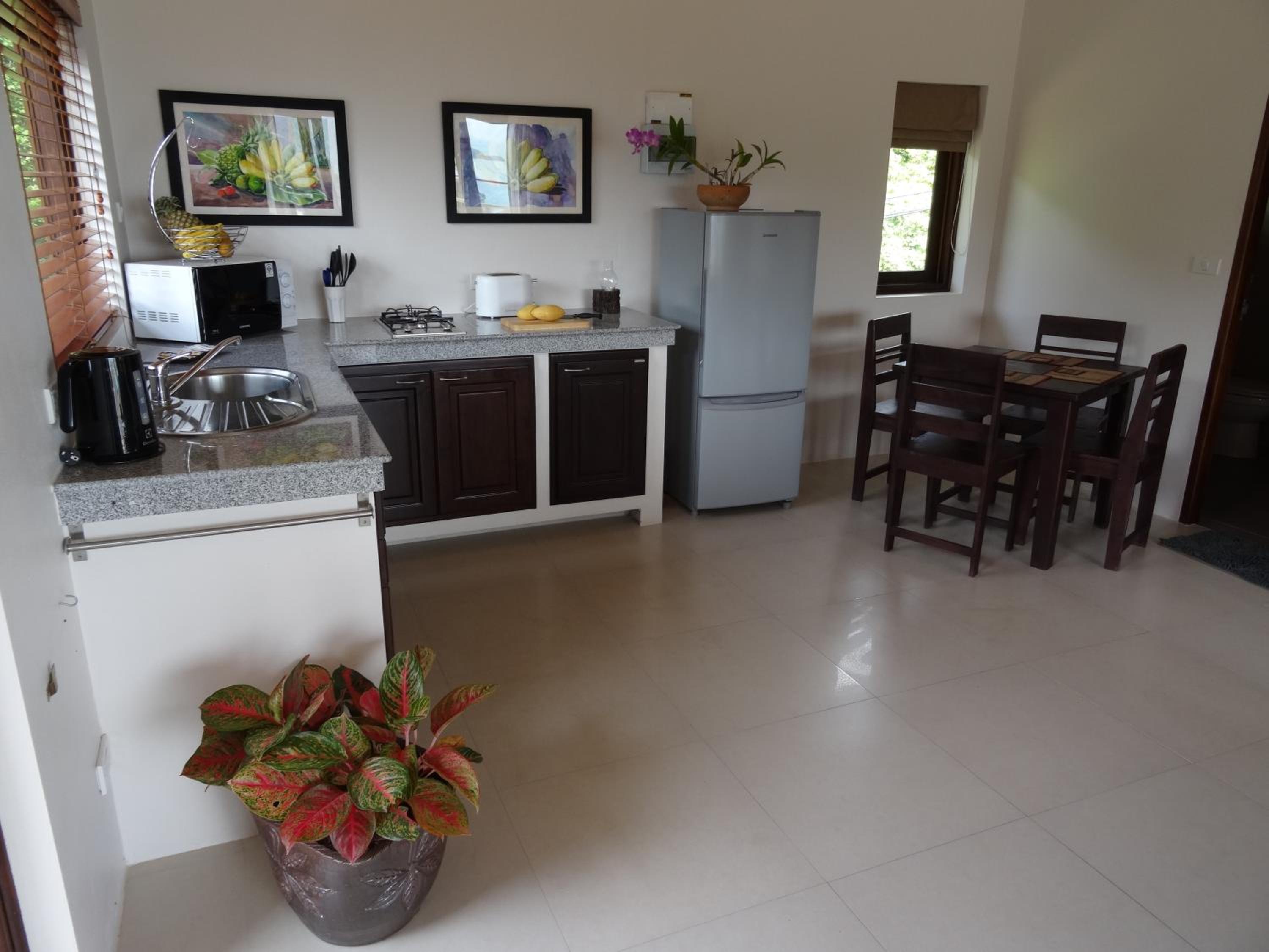 One-Bedroom Apartment with Sea View photo 2