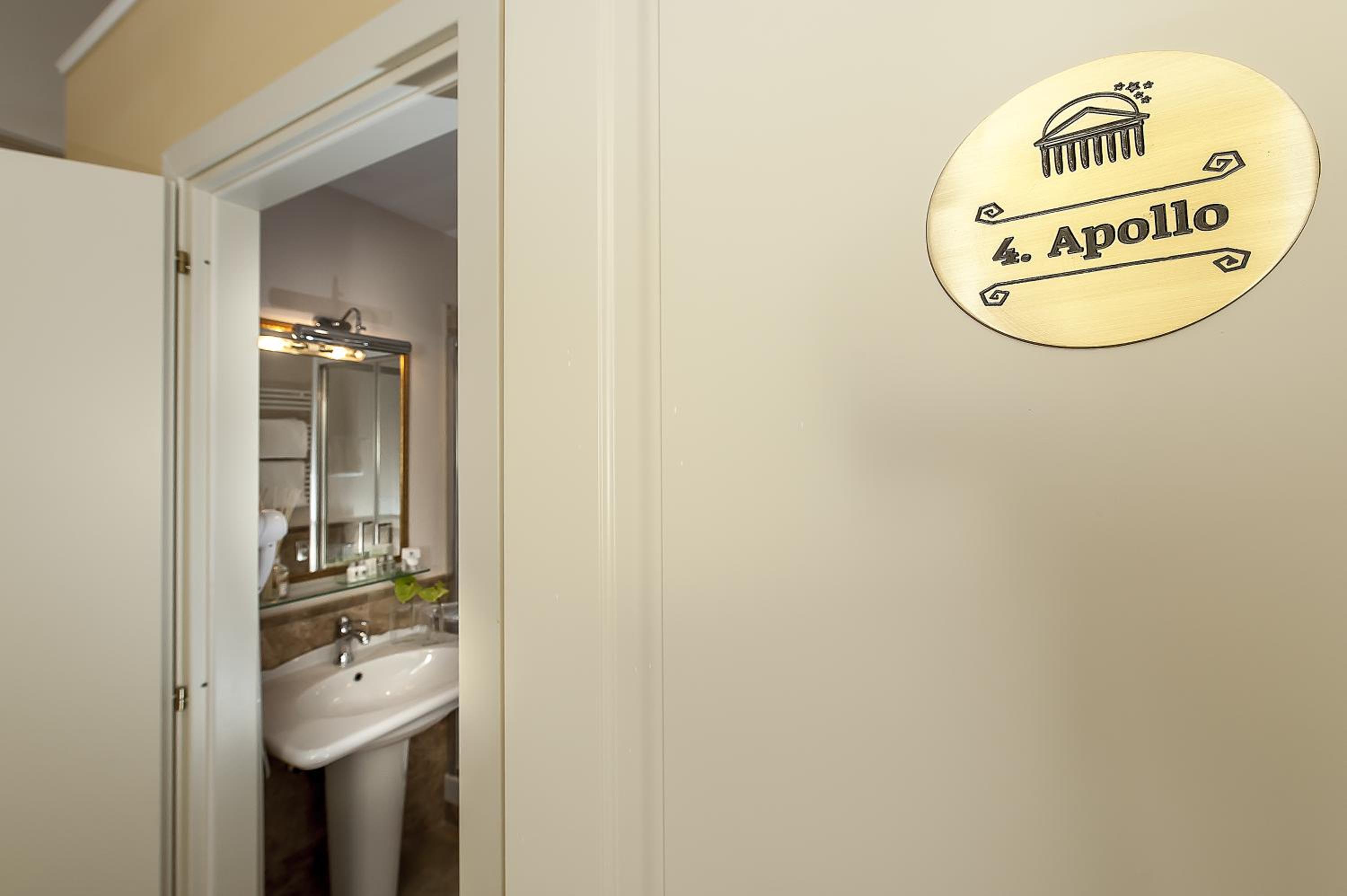 Superior Double or Twin Room photo 3