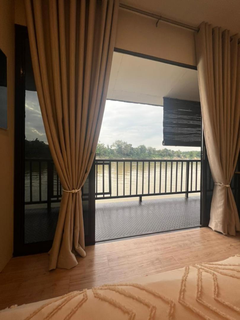 Double Room with Balcony (3 Adults) photo 1