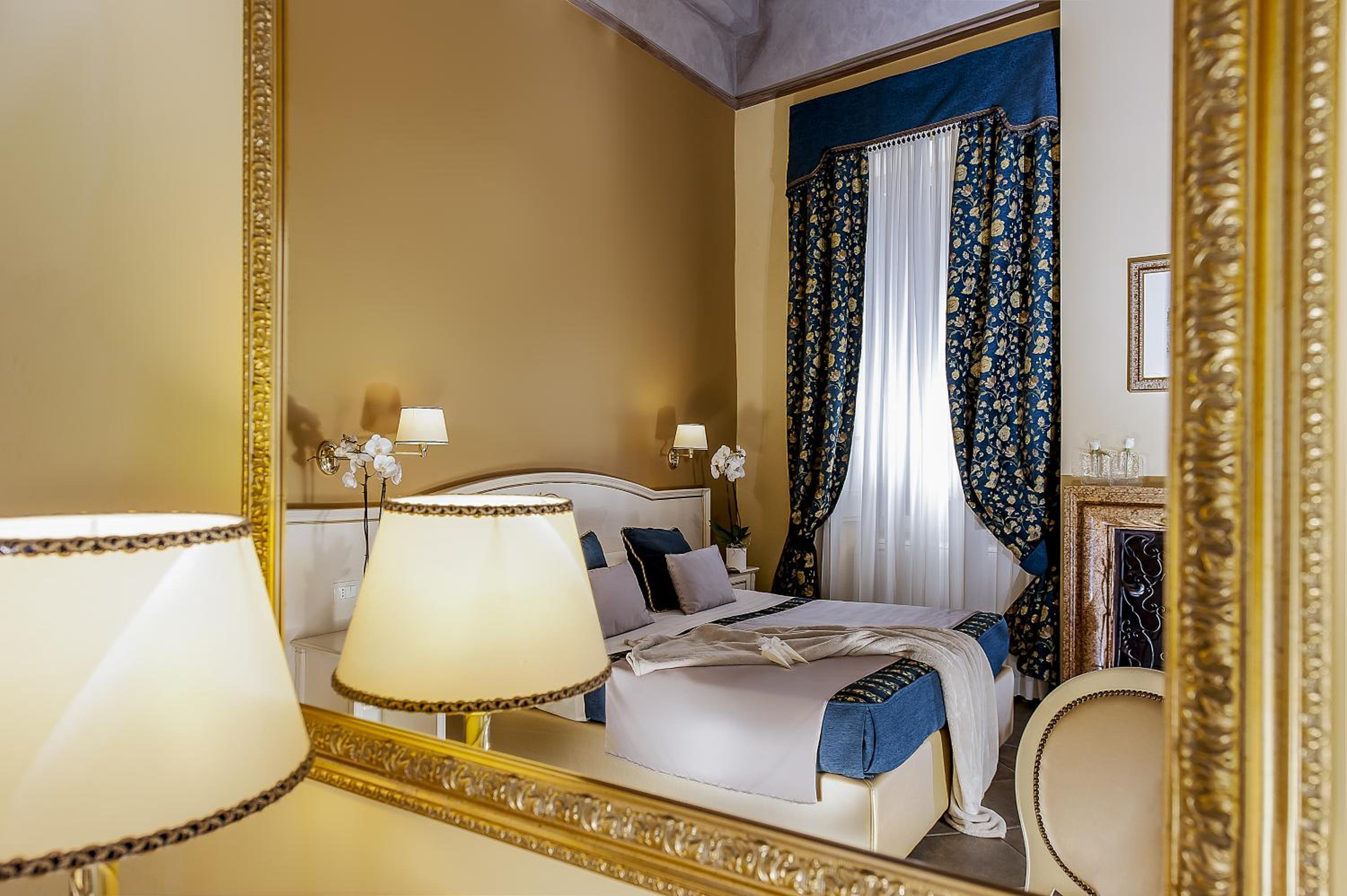 Deluxe Double or Twin Room photo 2