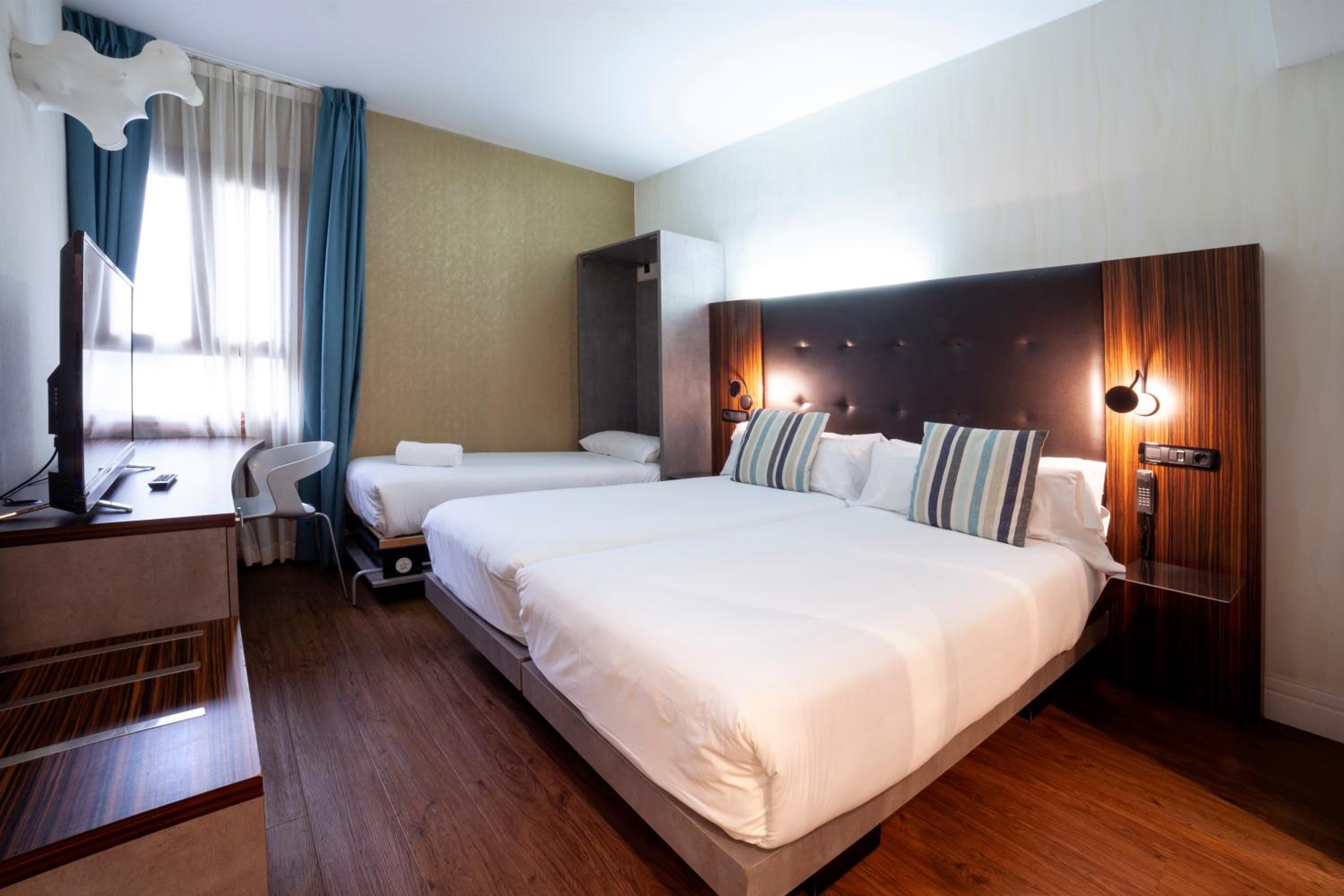 Triple Room - Photo 9