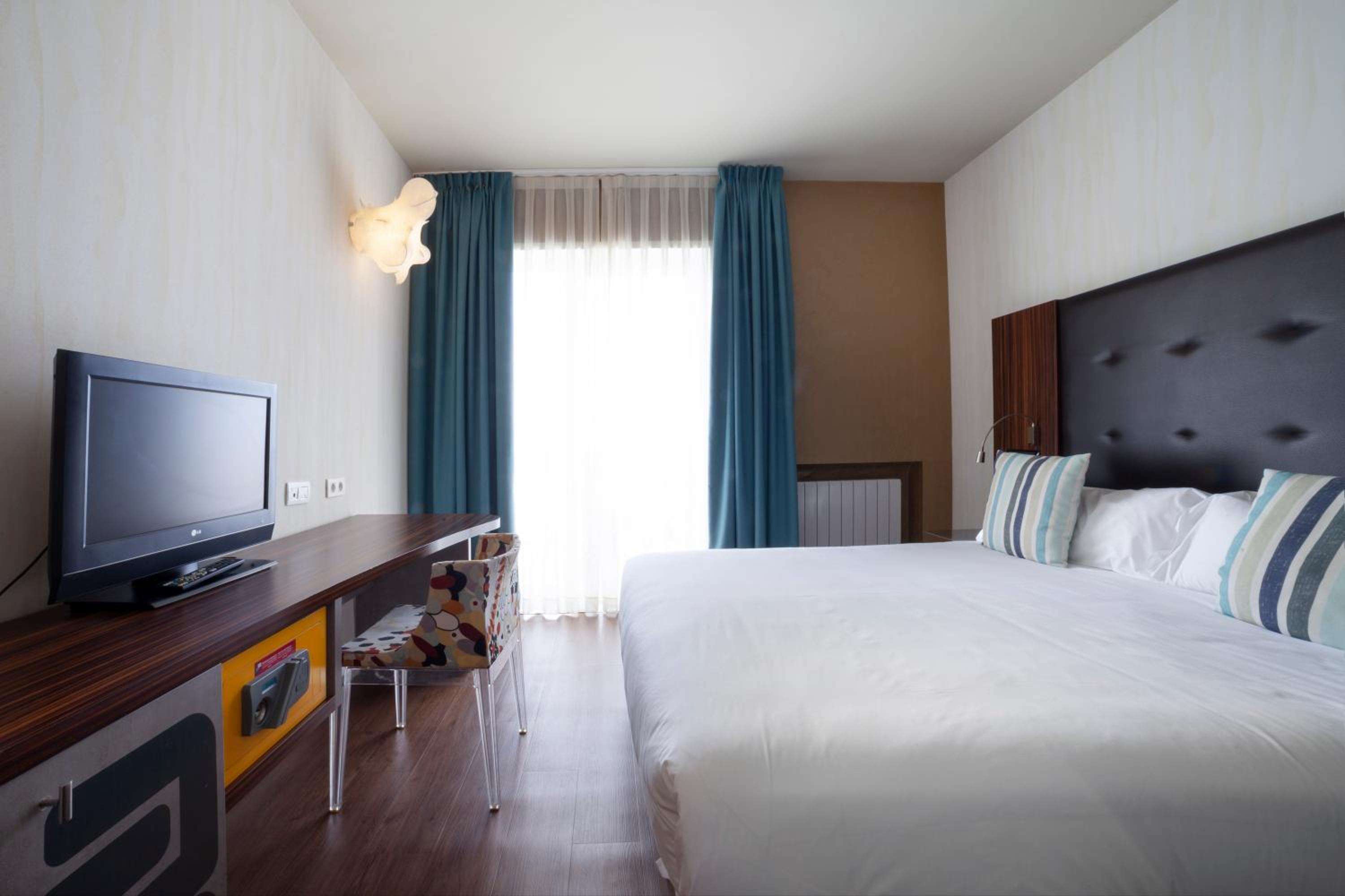 Quadruple Room with Sea View  - Photo 8