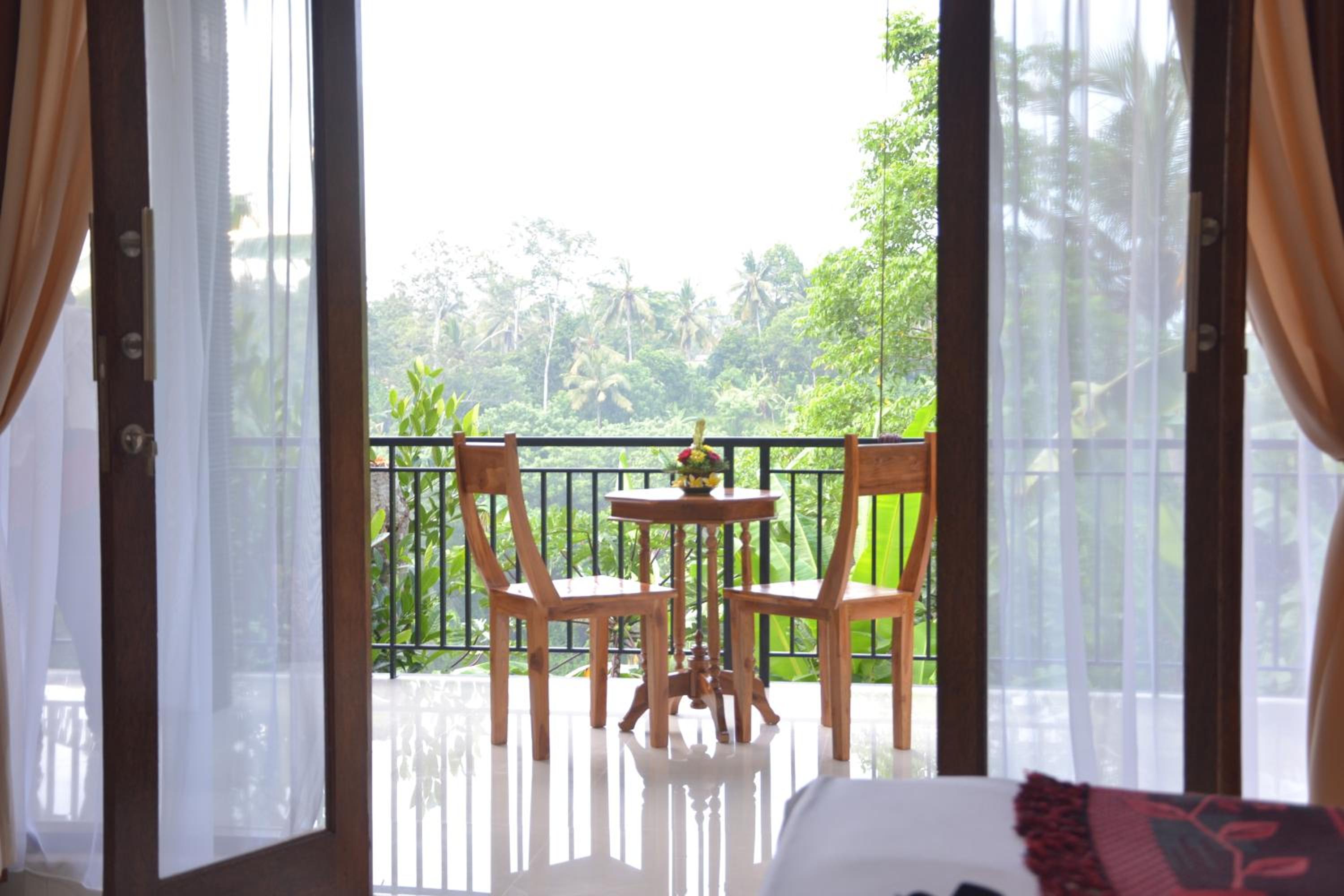 Deluxe Double Room with Balcony - Photo 8