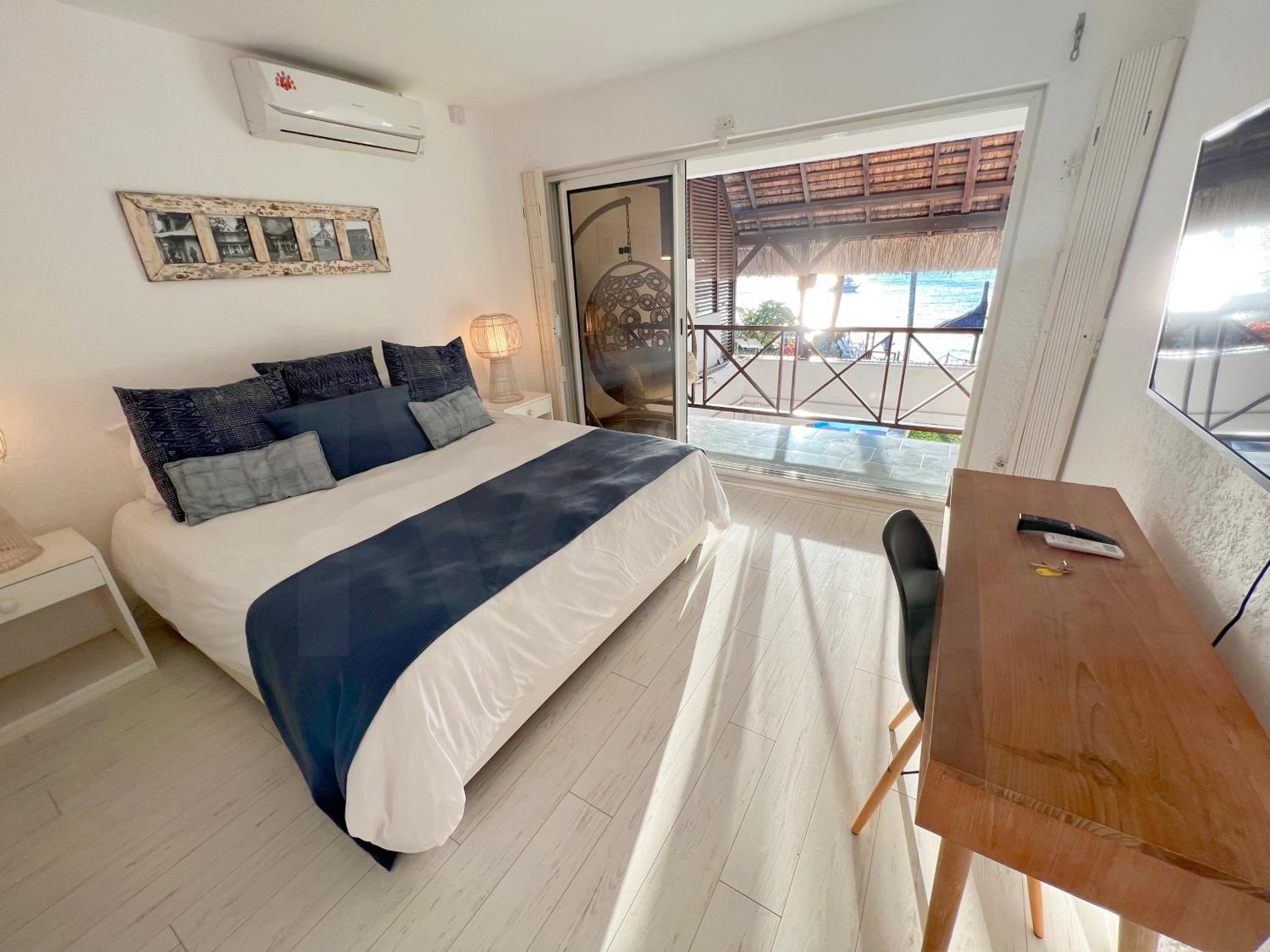 Villa - Beach Front photo 1