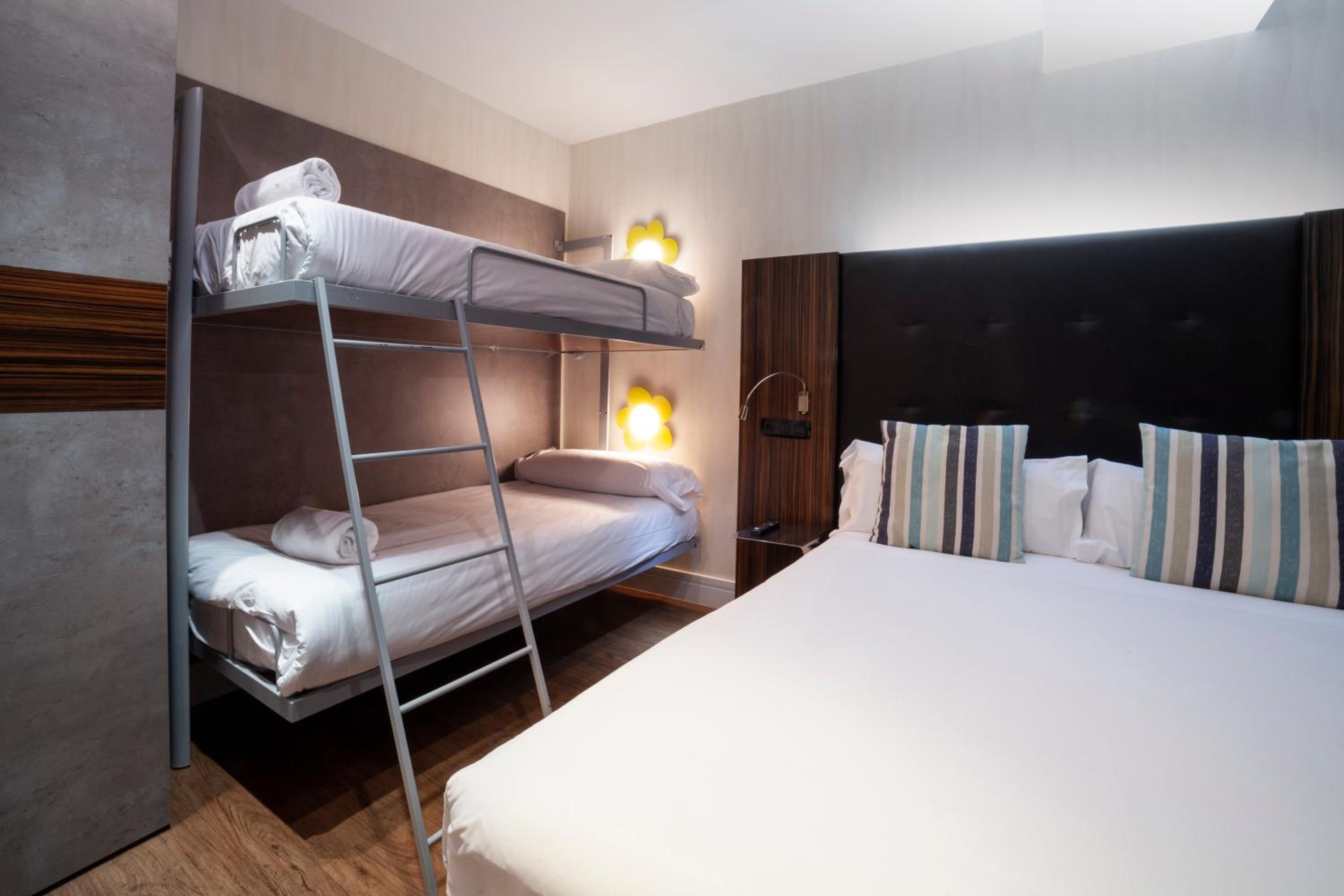 Quadruple Room Interior ( 4 Adults )   - Photo 8