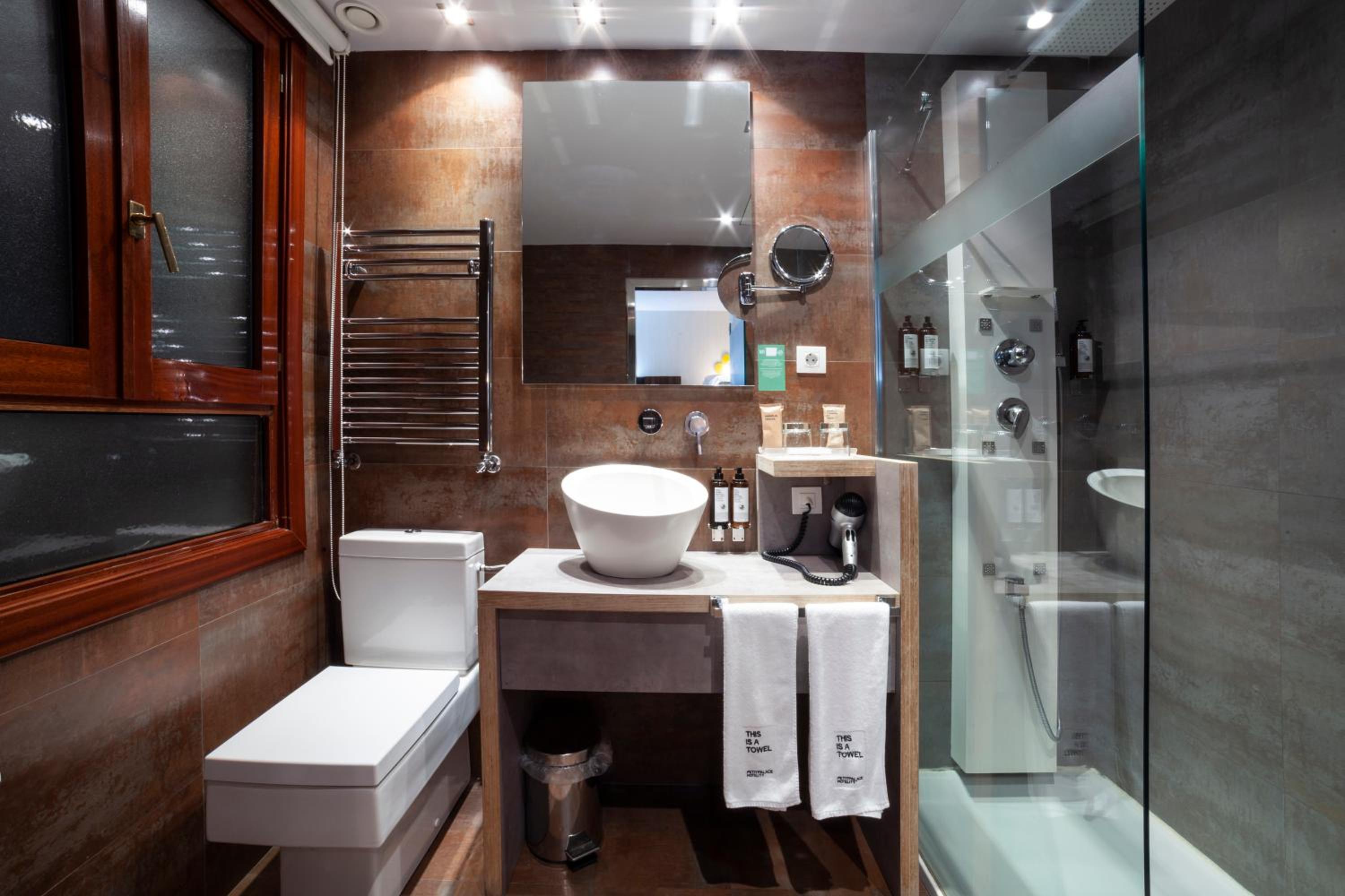 Quadruple Room Interior ( 4 Adults )   - Photo 10