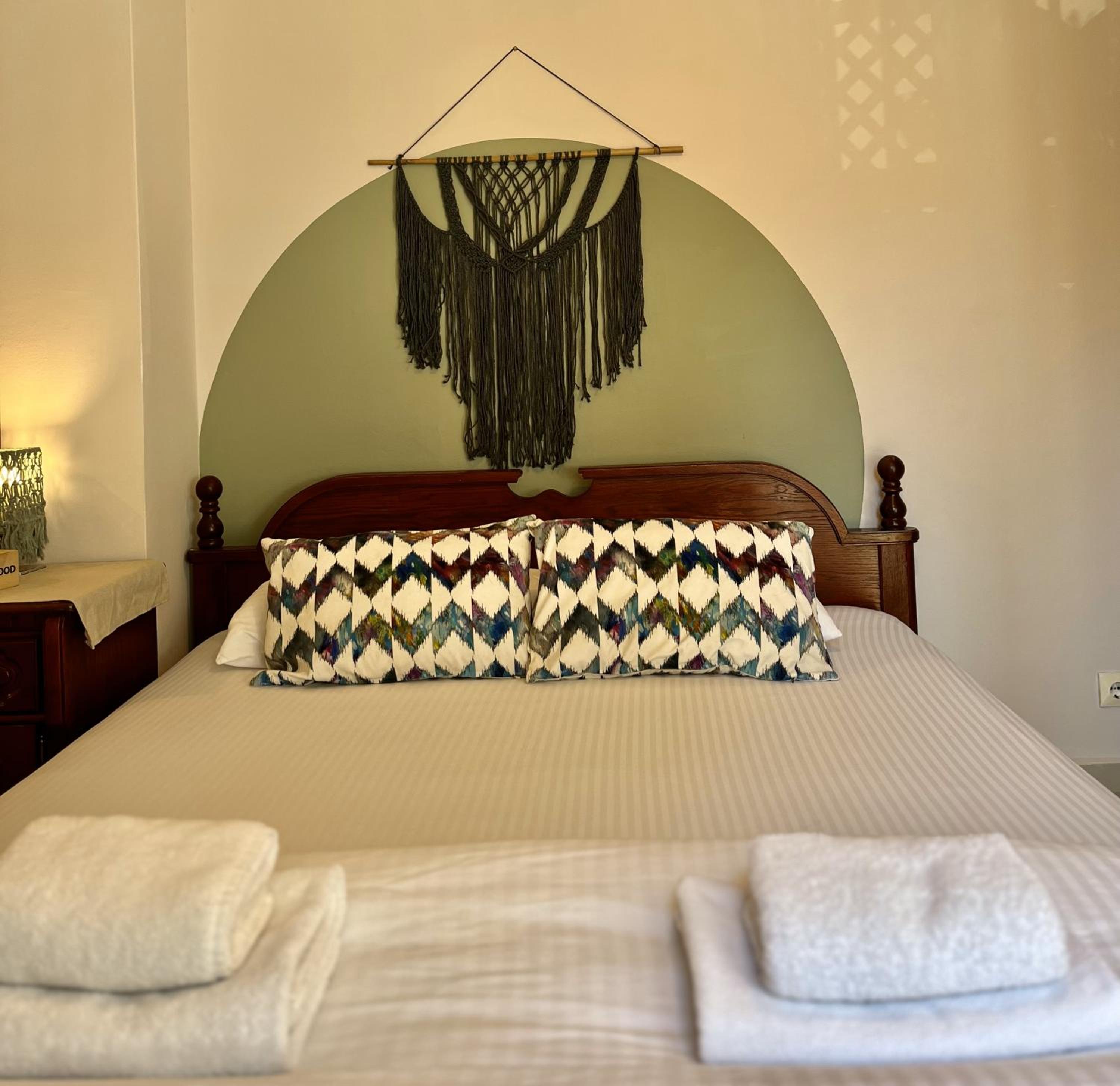 Deluxe Triple Studio with balcony - Photo 14