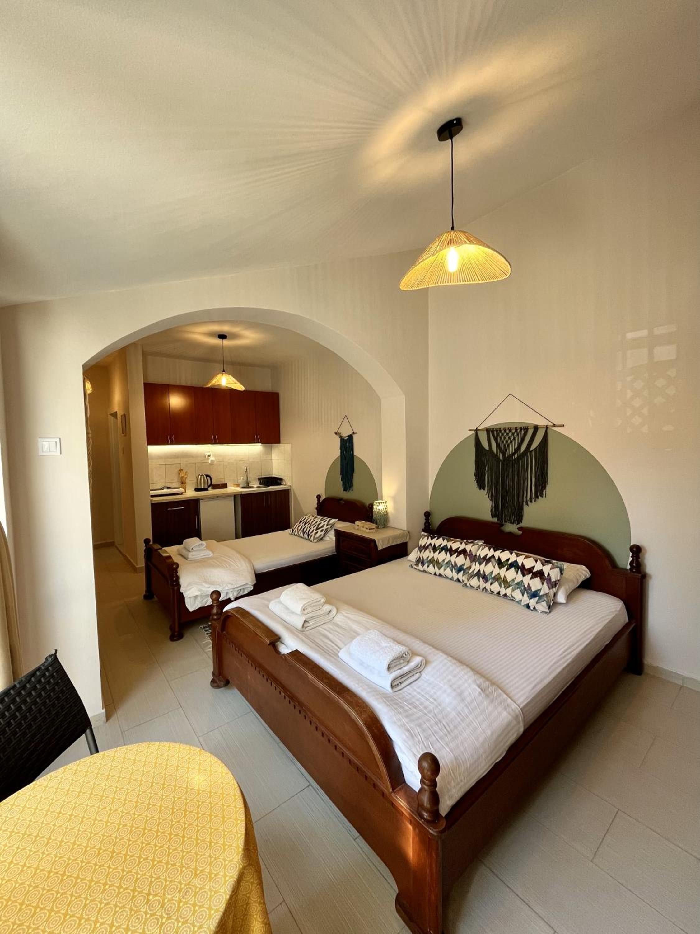 Deluxe Triple Studio with balcony - Photo 22