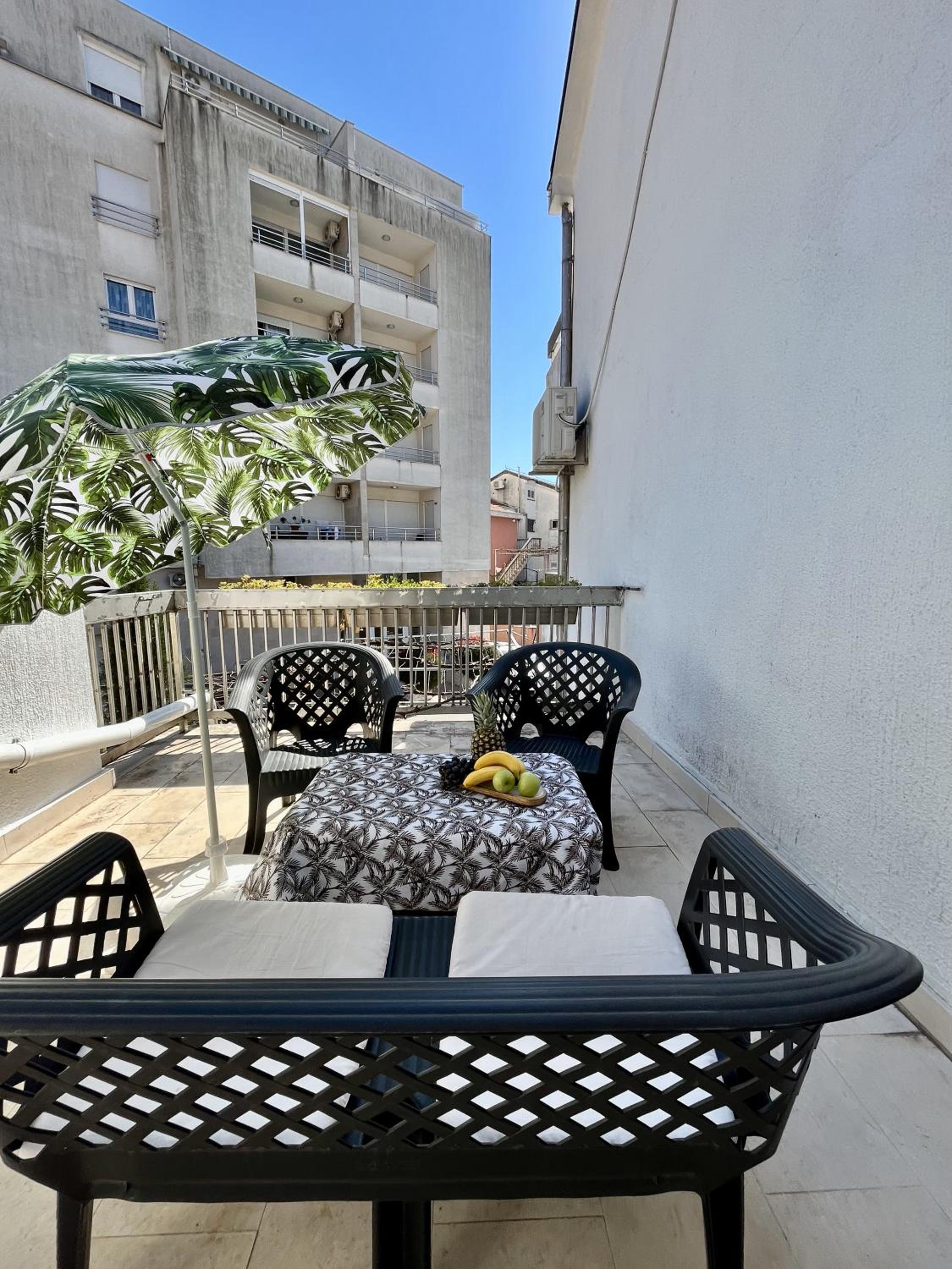 Deluxe Triple Studio with balcony - Photo 20