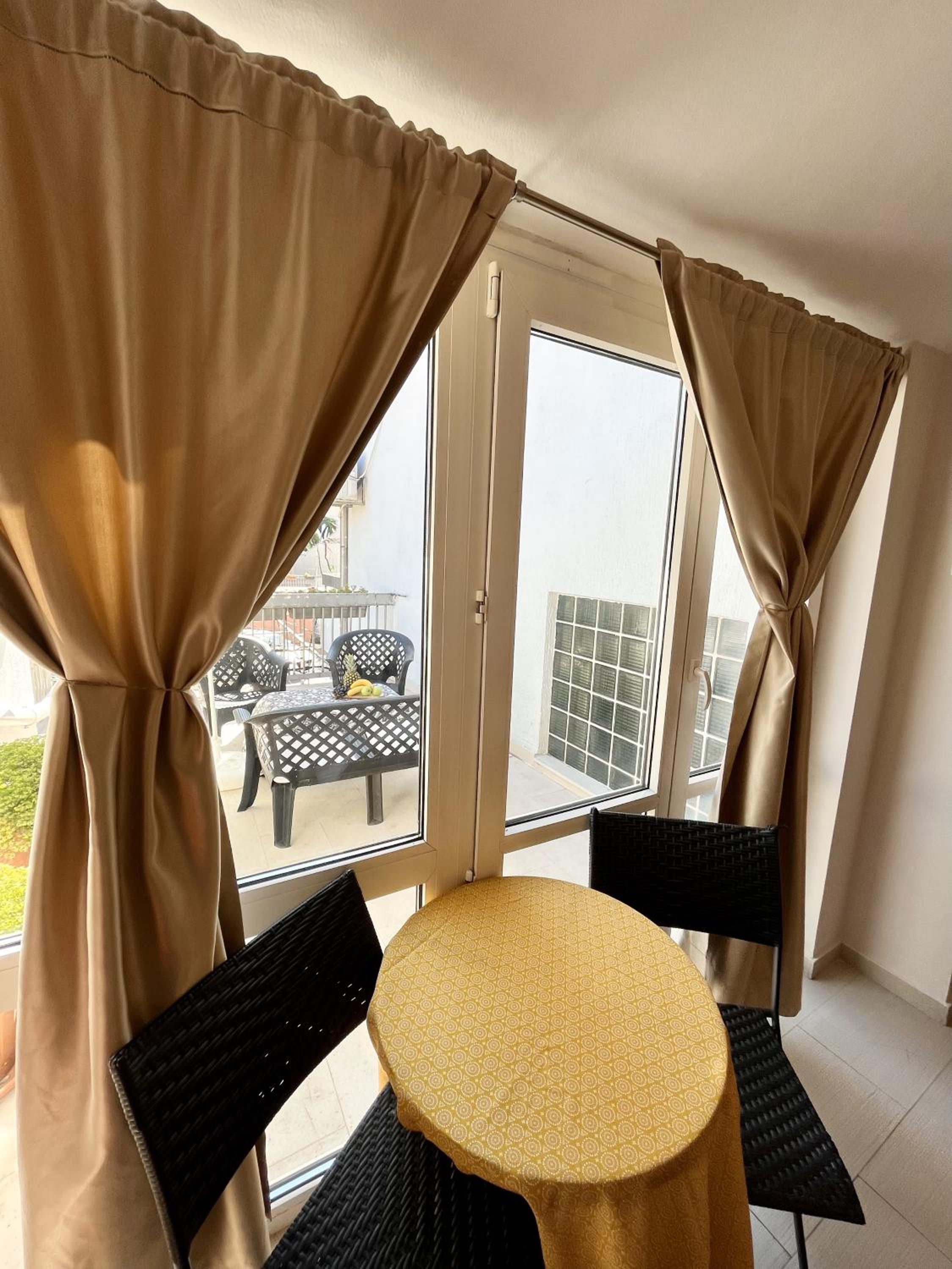 Deluxe Triple Studio with balcony - Photo 19