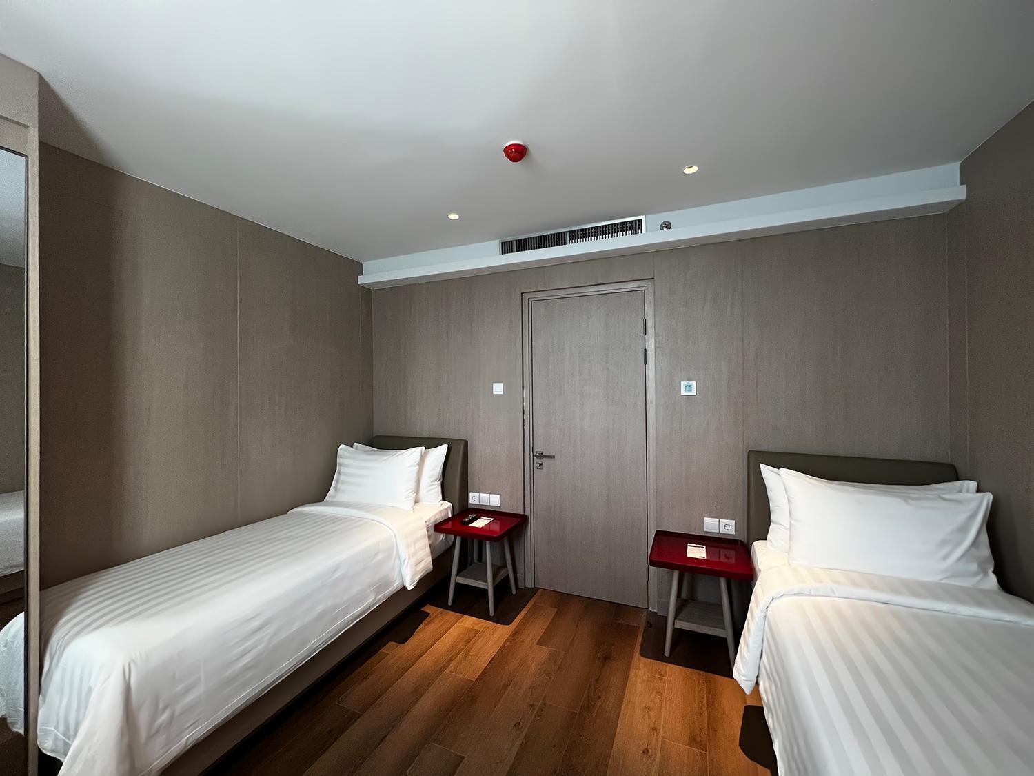 Three-Bedroom Suite - Photo 2