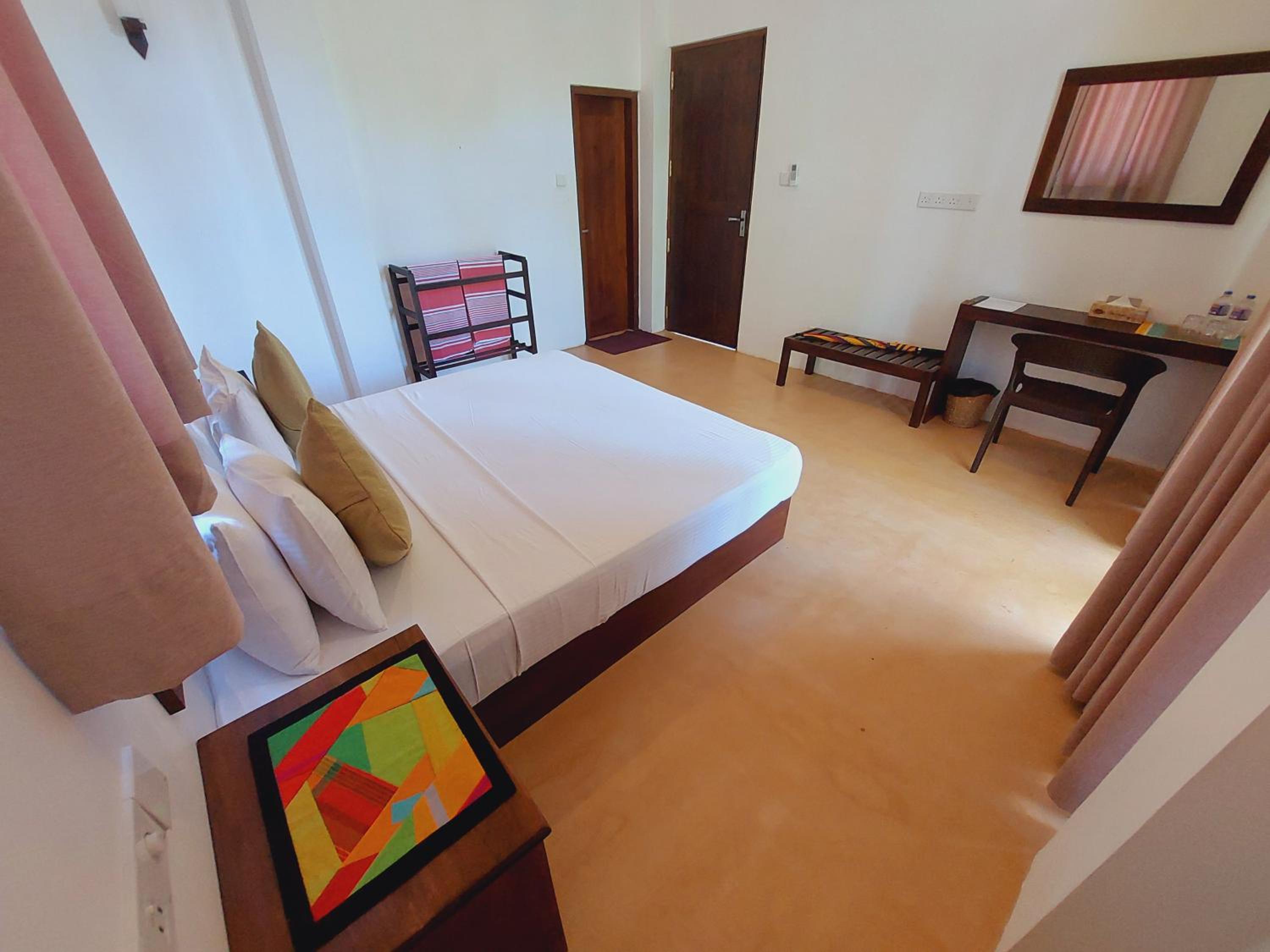 Deluxe Double Room with Balcony photo 2