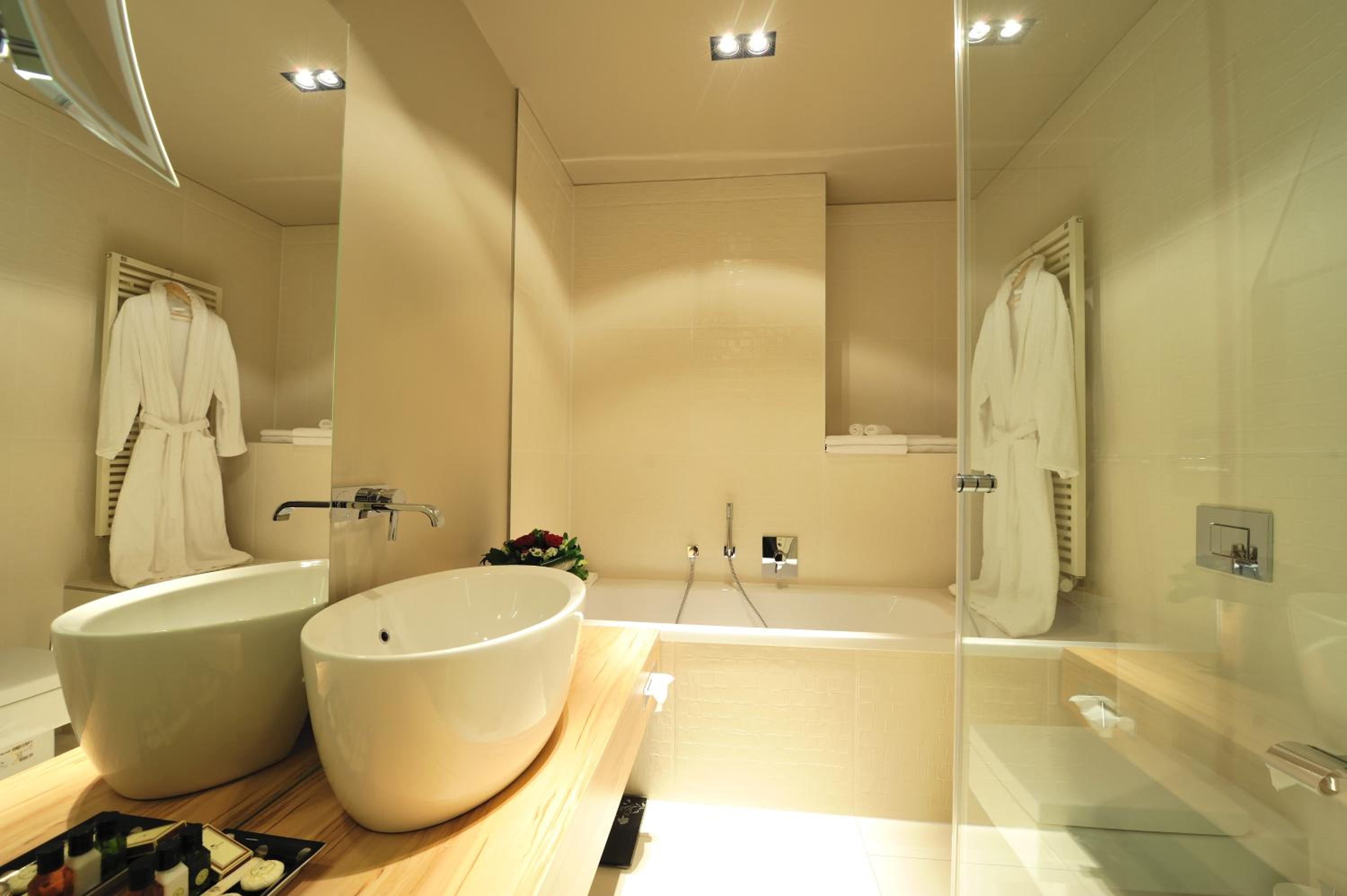Executive Double Room - Photo 12