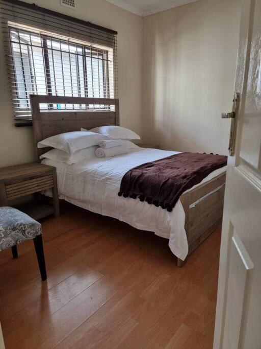 Three-Bedroom House photo 3