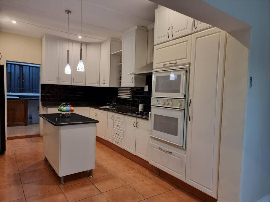 Three-Bedroom House photo 2